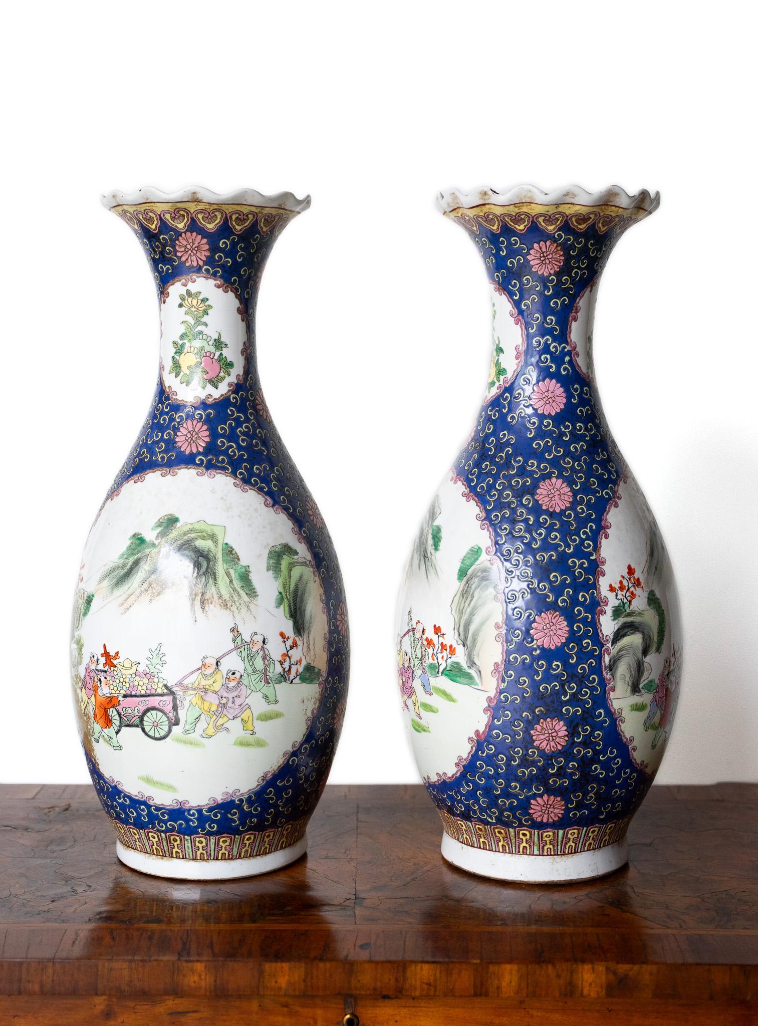 Pair of antique Chinese blue and white porcelain vases
Era: late 1800s-early 1900s
Origin: China
Material: Ceramic
Dimensions: Diameter 18 cm, height 63 cm
Condition: Very good condition
Description: Wonderful pair of antique blue and white Chinese