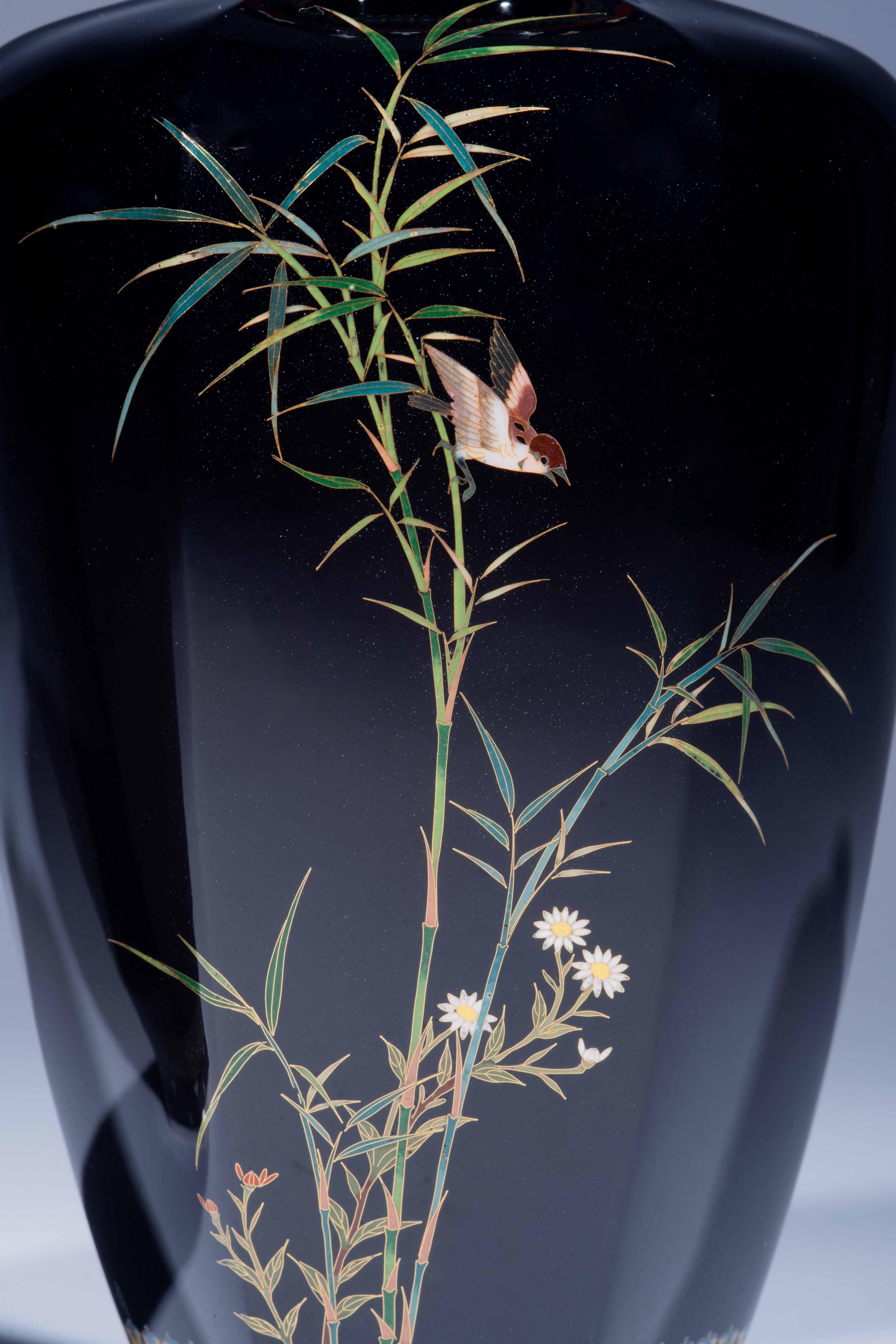 Pair of cloisonné vases attributed to Hayashi Kodenji In Excellent Condition For Sale In Milano, IT