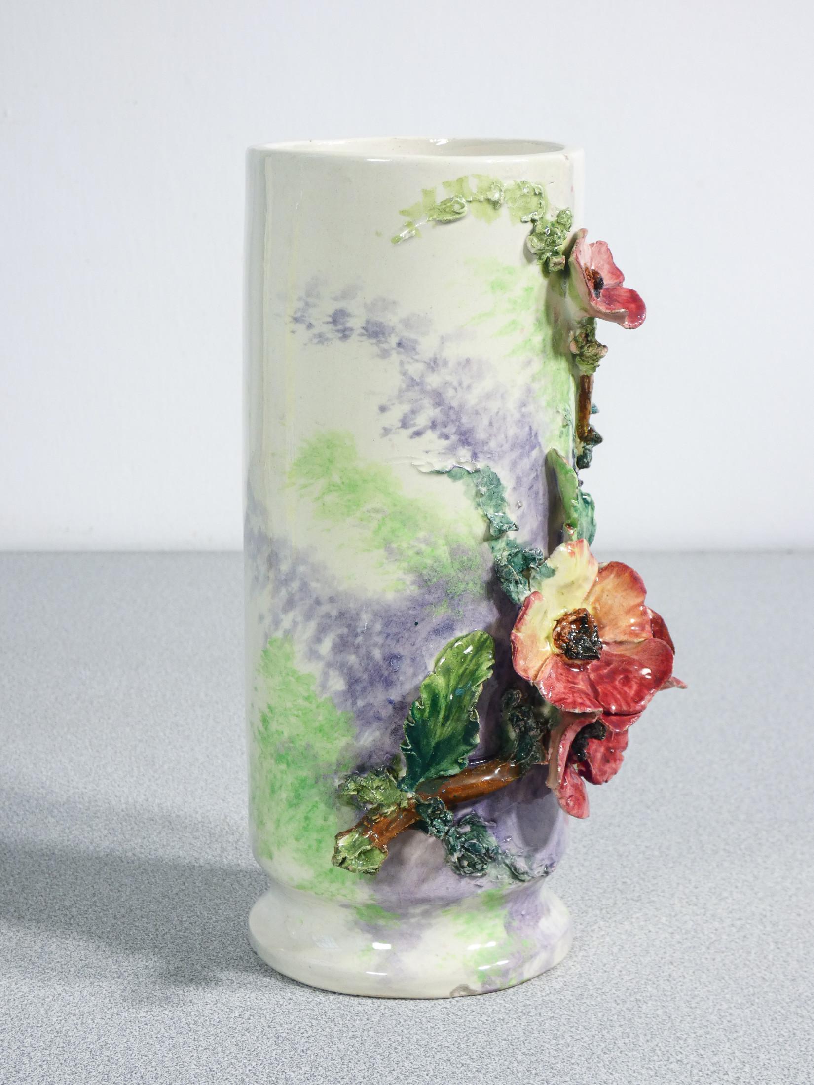 Coppia di vasi in ceramica barbotine, decorati con fiori e foglie. France, 1930s in vendita 3