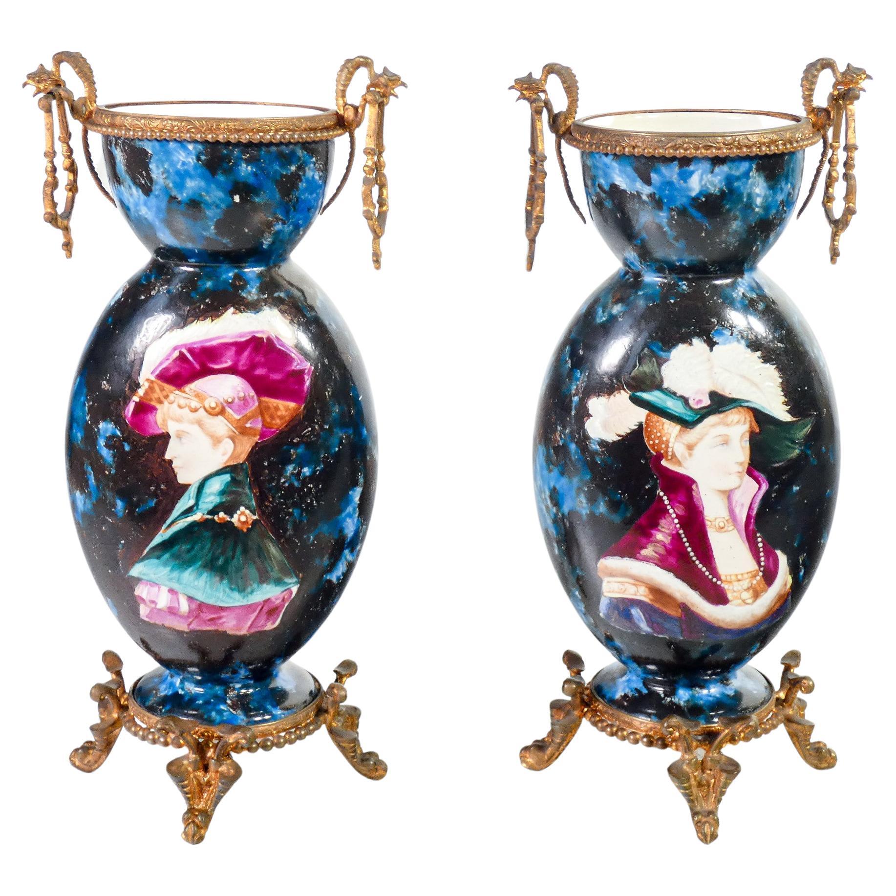 Pair of glazed and hand-painted ceramic and bronze vases. Late 19th century For Sale