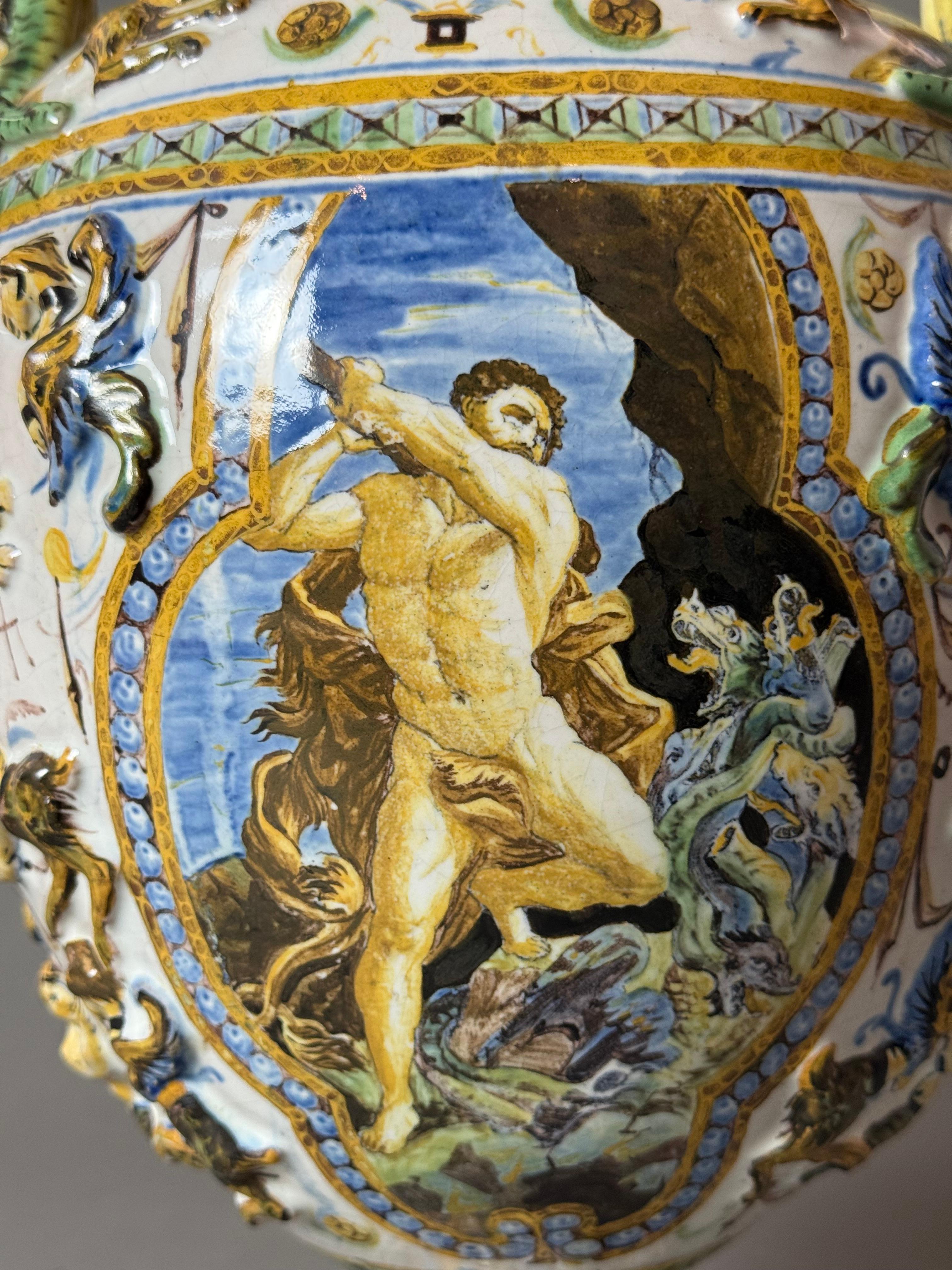 Gefäßkapsel in Maiolica - Neapel XIX secolo im Angebot 1