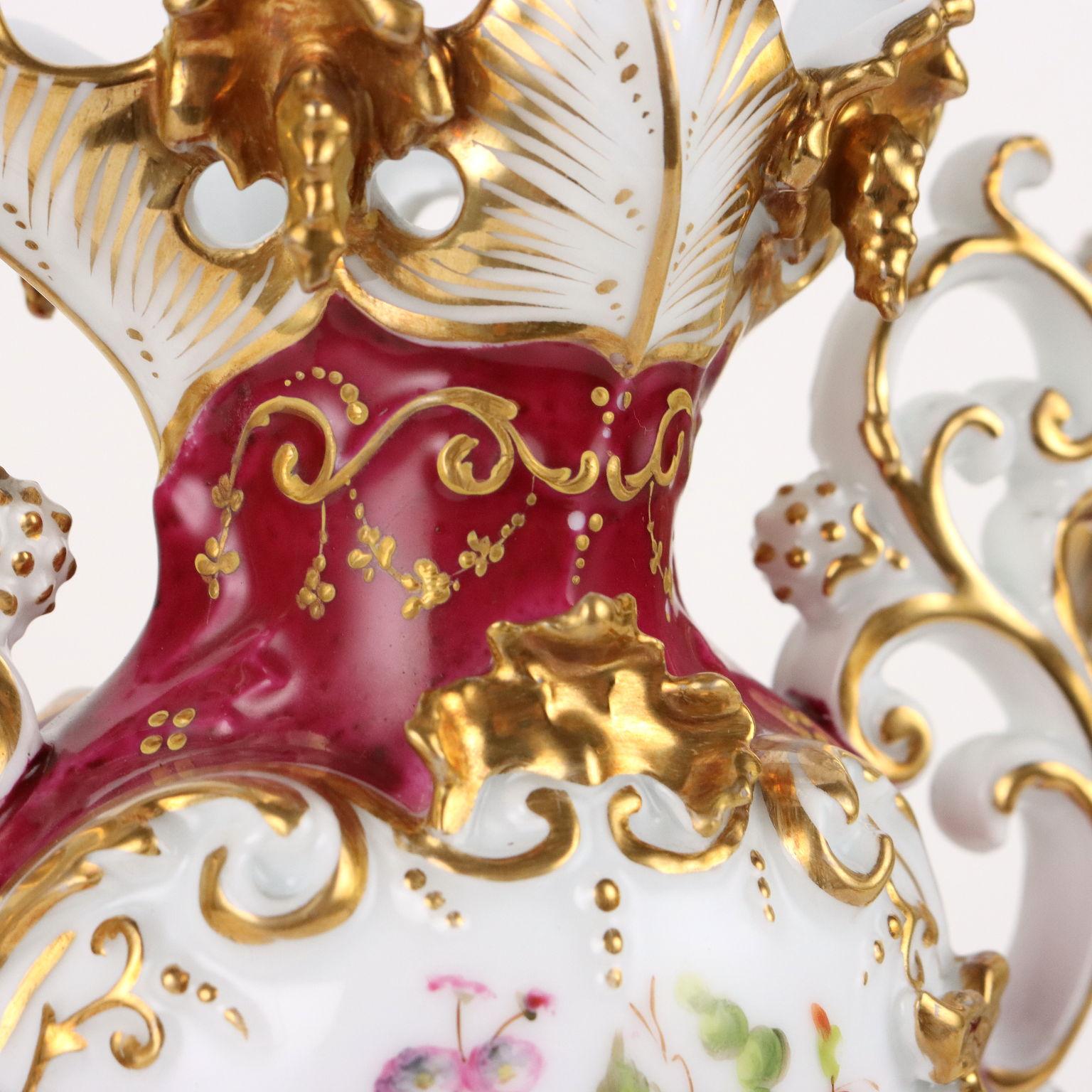 French Paire de vases en porcelaine de Paris - France 1830-1860 en vente