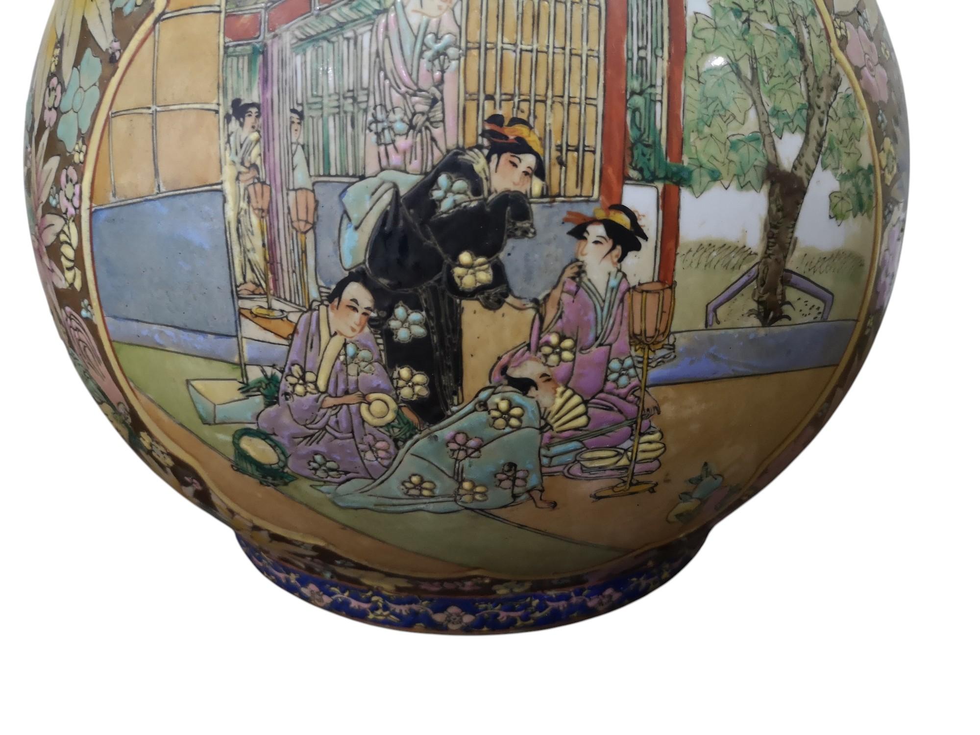 Early 20th Century Coppia di Vasi Potiche Giapponesi Anni 20 in vendita