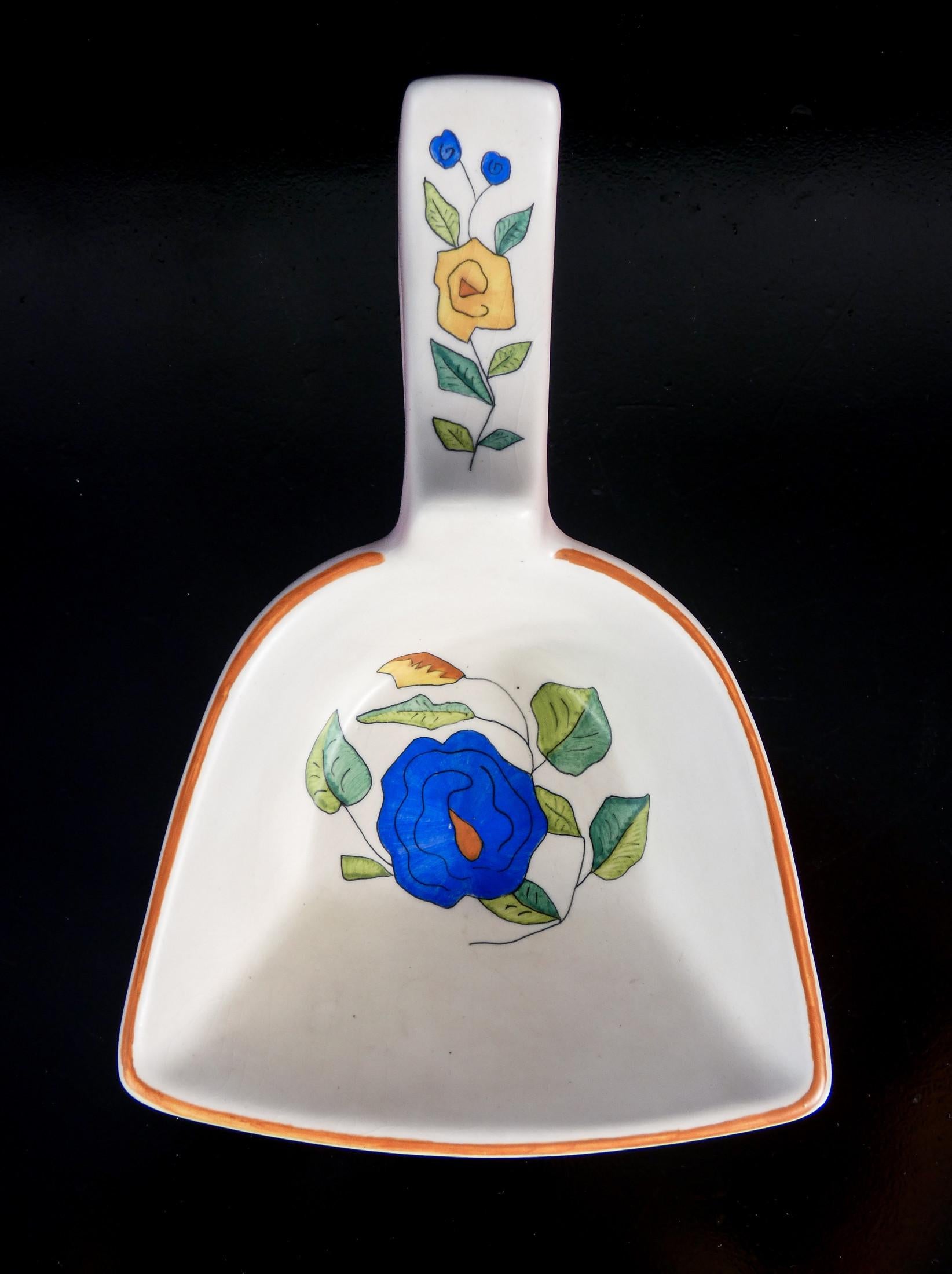 Paire de vases en céramique peints à la main par LENCI, signés sur la base en vente 9