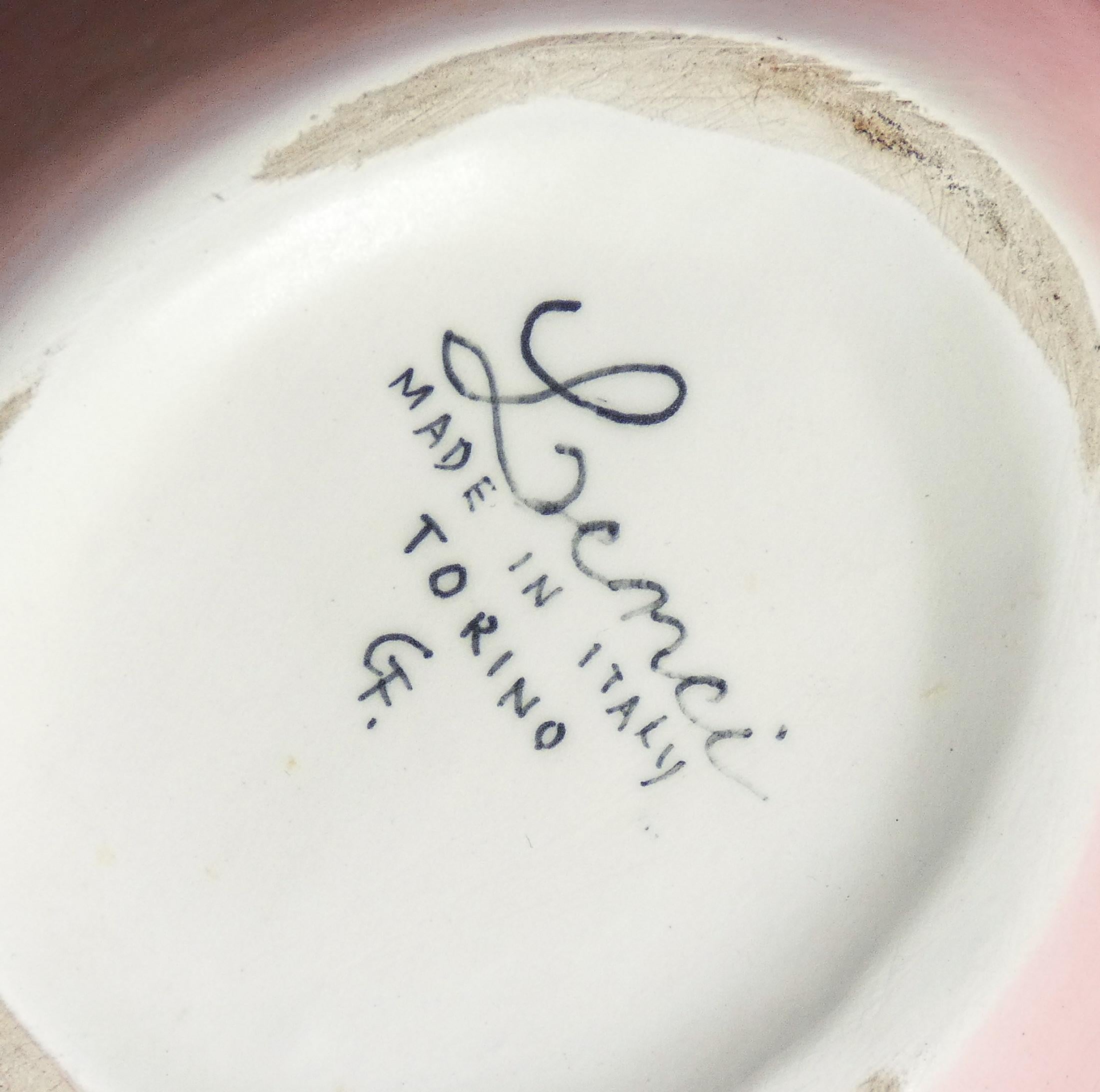 Paire de vases en céramique peints à la main par LENCI, signés sur la base en vente 3