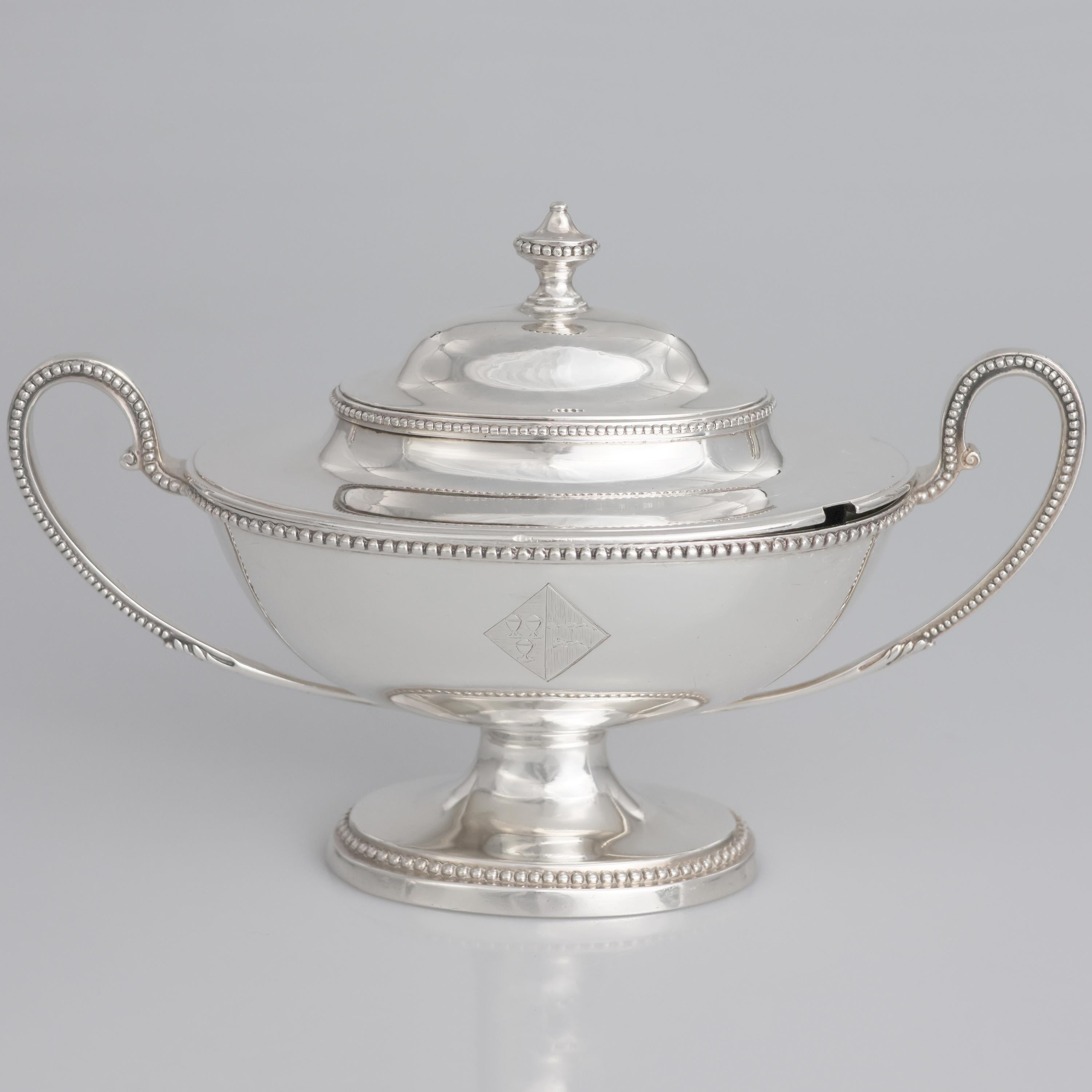 Late 18th Century Coppia di zuccheriere in argento Giorgio III, Thomas Chawner, Londra, 1783 in vendita