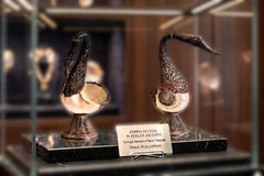 Exclusiva pareja de cisnes angloindios en concha y plata - Años 50