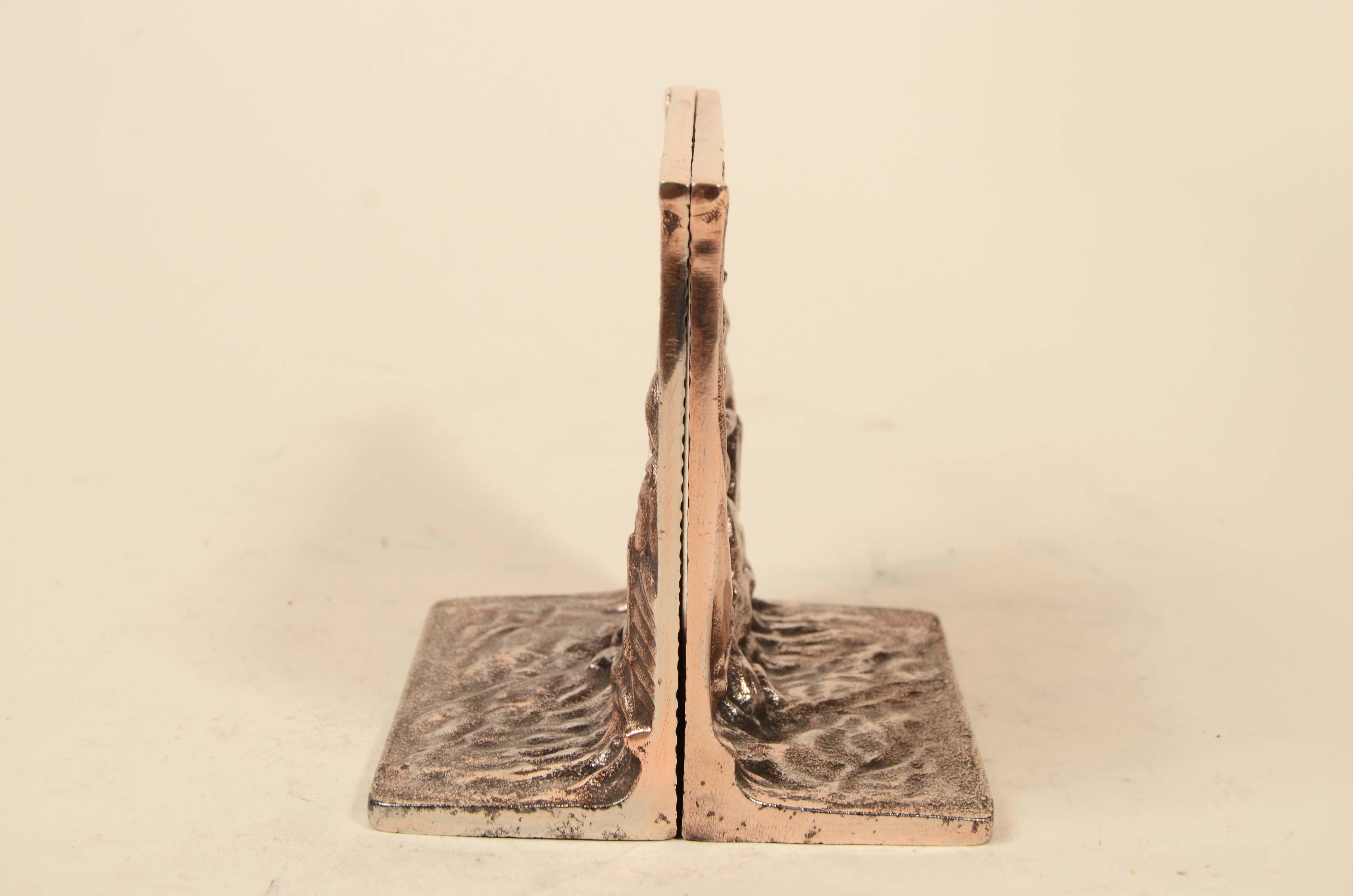 Pair bronze bookends of sailors sailing on sailboat 1930s For Sale 4
