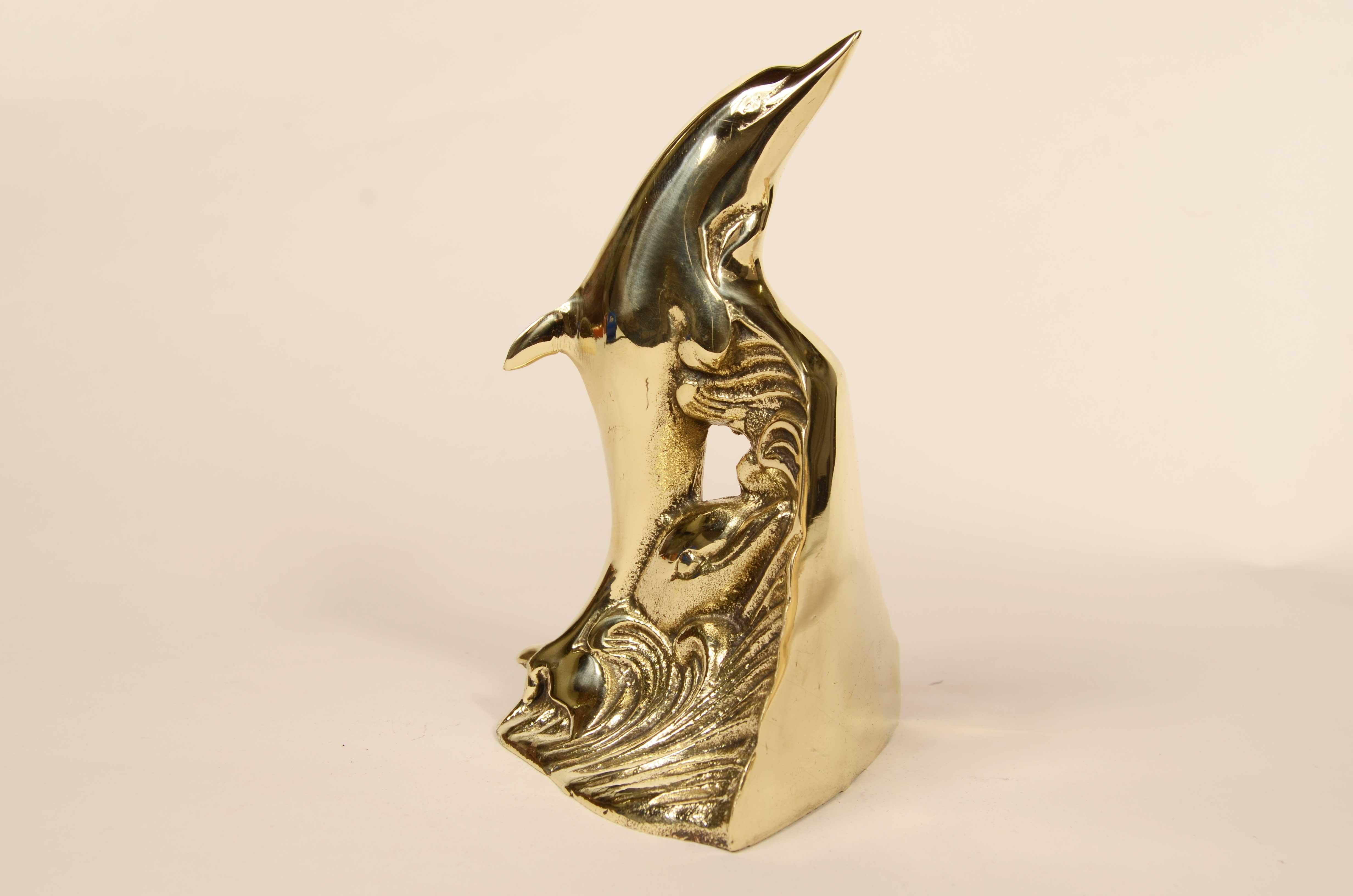 Pareja de sujetalibros de latón representando delfines Fabricación inglesa Años 50 Mid-20th Century en venta
