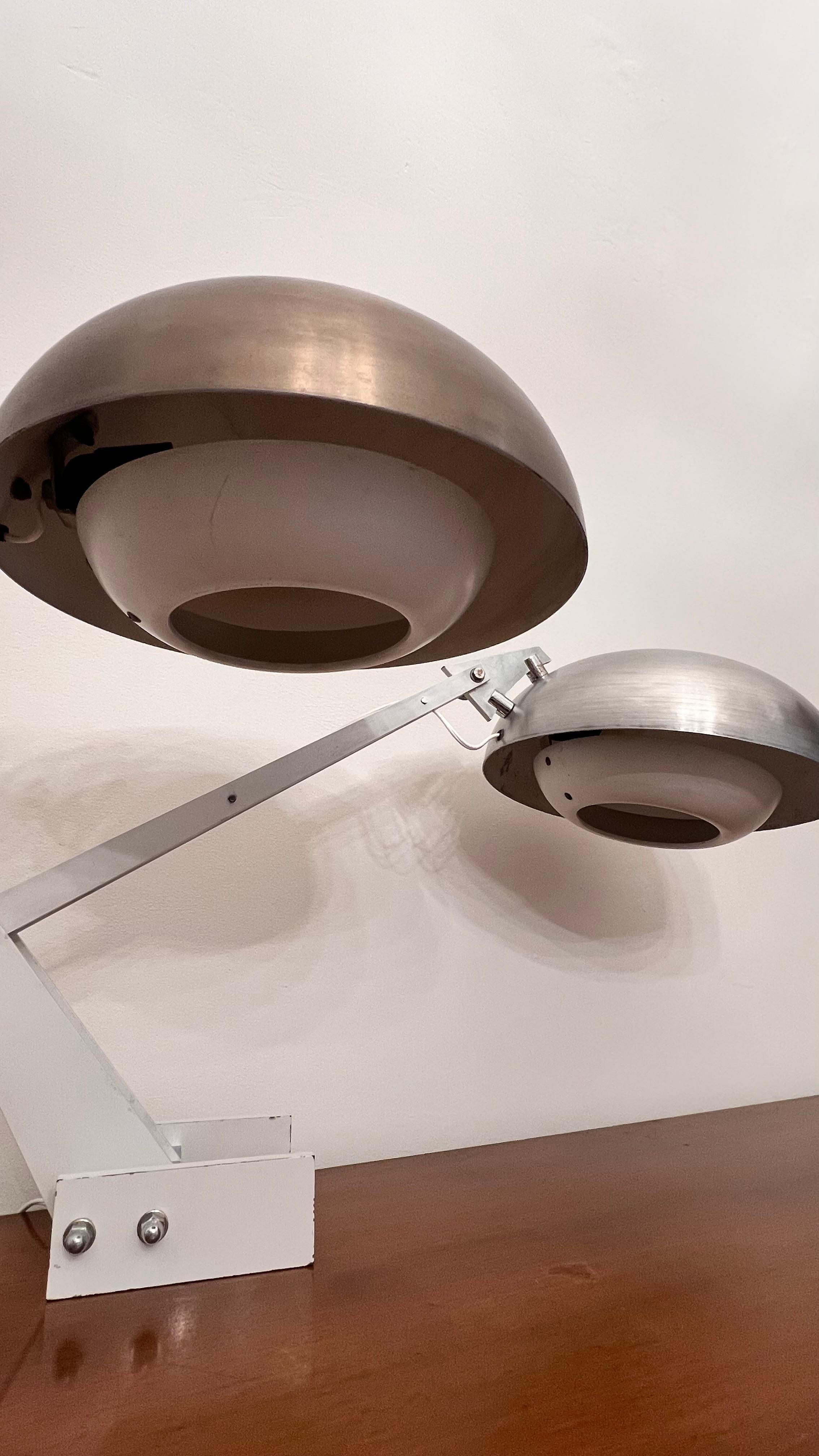 Ein Paar Gerrit Rietveld Tischlampen im Angebot 2