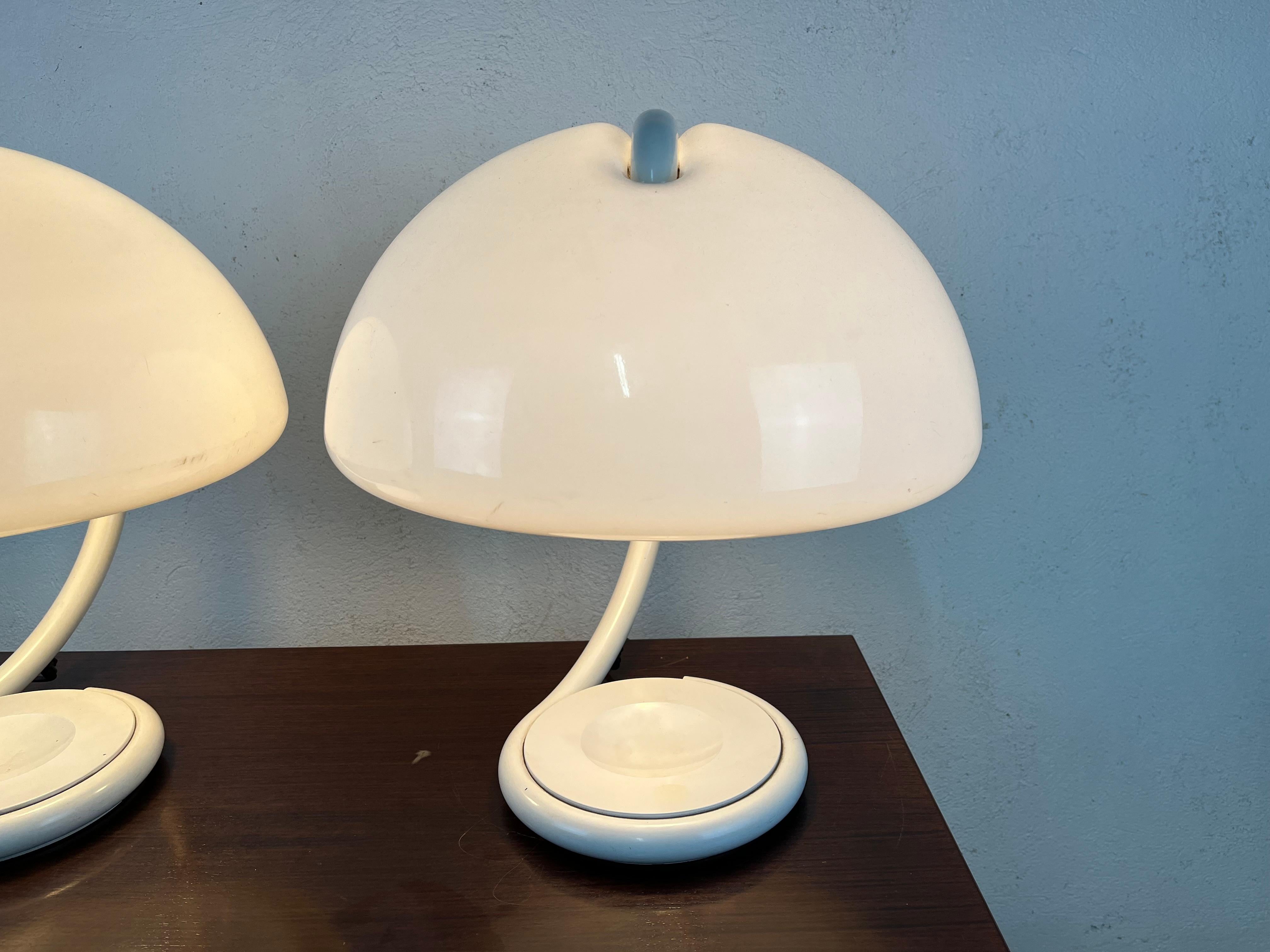 Pair of space age Cobra lamps by Elio Martinelli for Martinelli Luce 1960s' For Sale 1