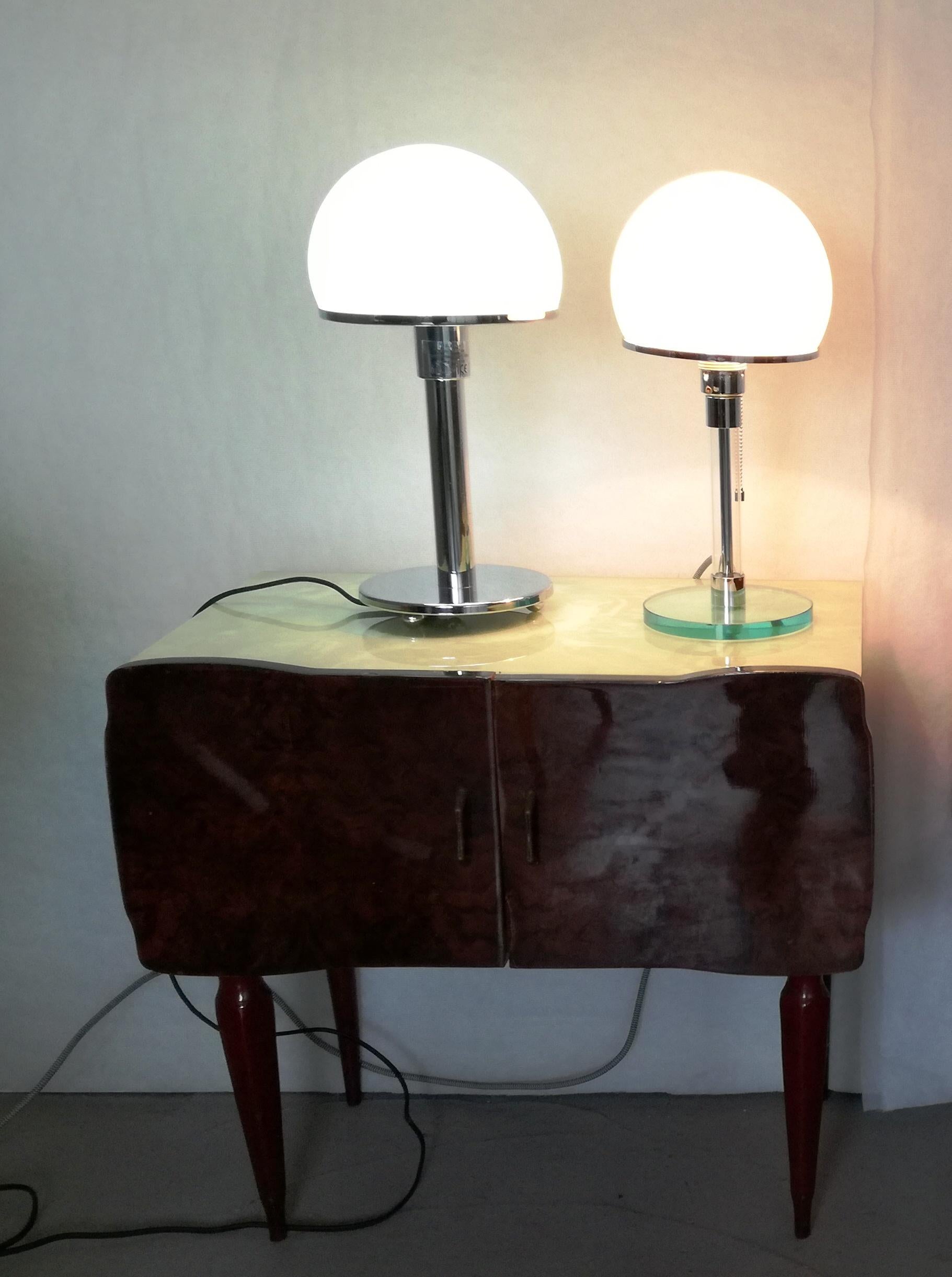 Metallo coppia lampade stile Bauhaus.