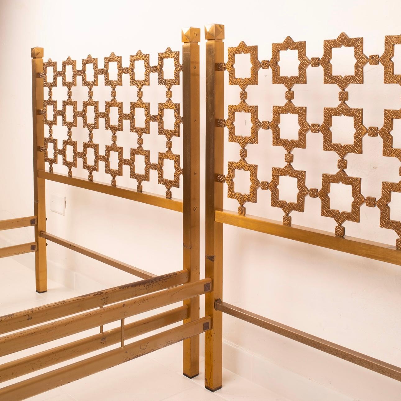 Pair of Carlotta Sculptural Brass Beds by Luciano Frigerio for Cellini Arte 5