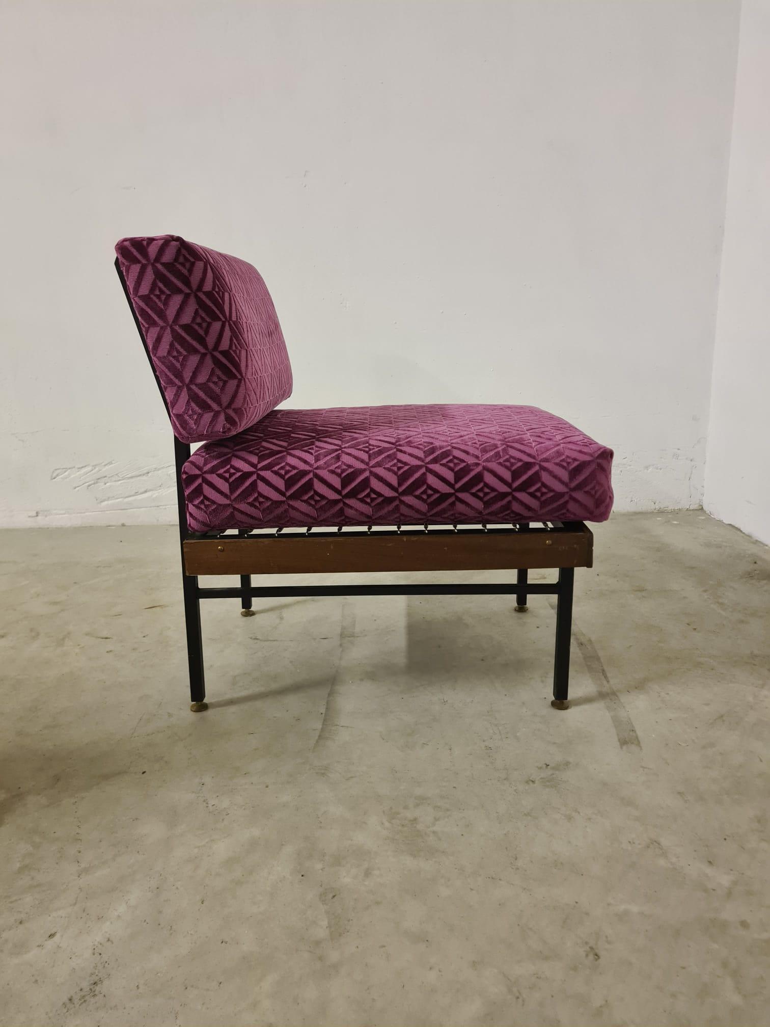 Metallo Coppia poltroncine anni 60 in metallo legno e velluto in vendita