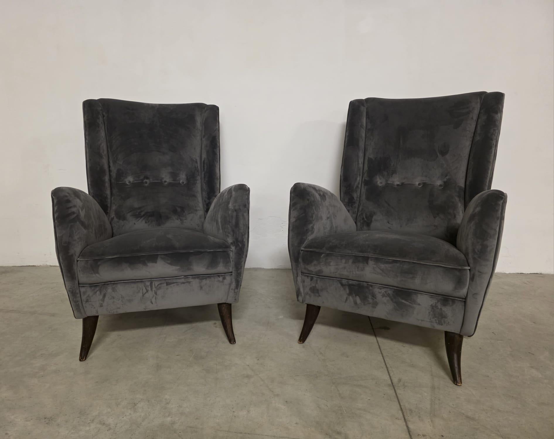 Coppia poltrone di Gio Ponti per ISA Bergamo en Excelente estado para la venta en Torino, IT