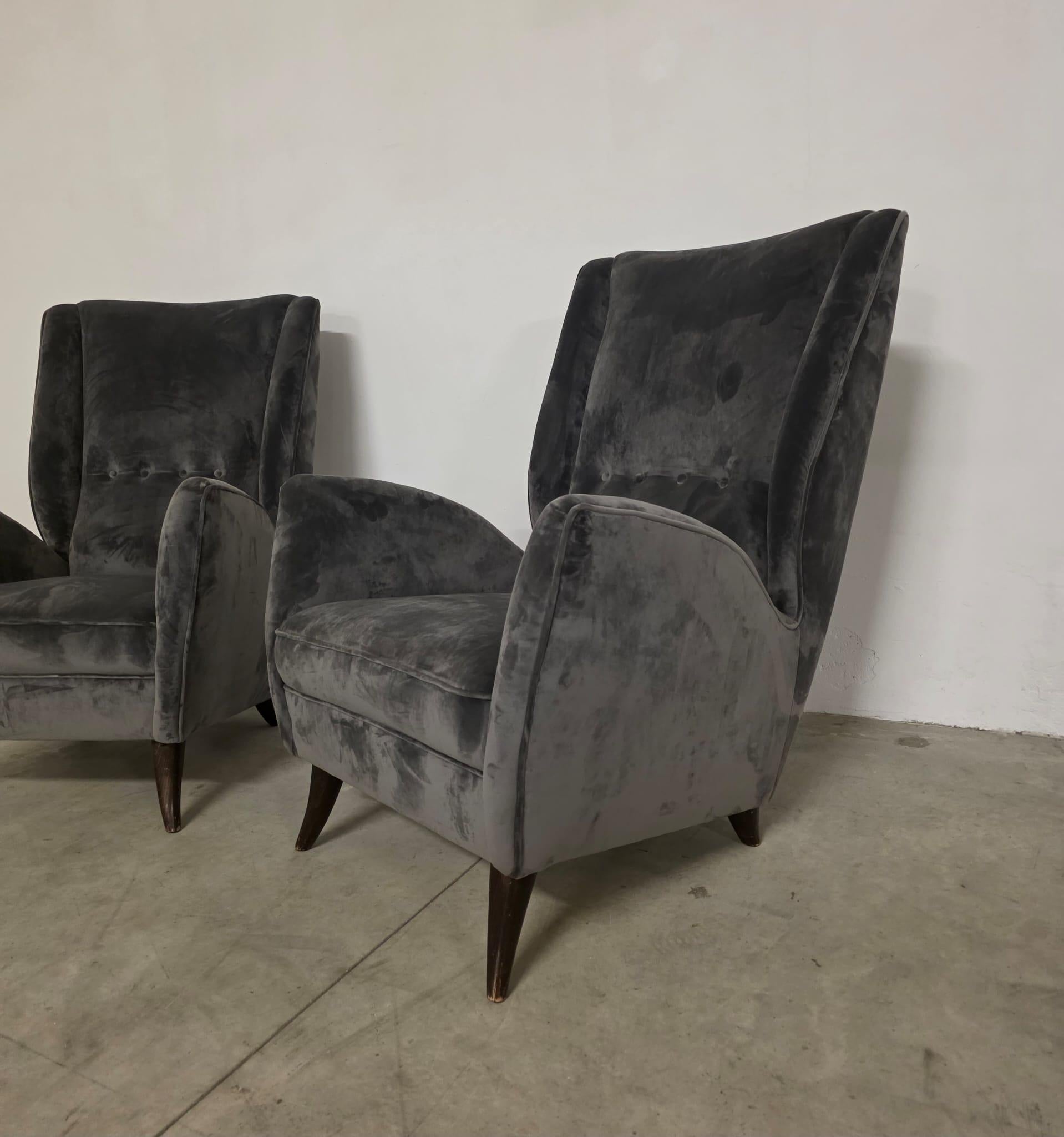 Coppia poltrone di Gio Ponti per ISA Bergamo Terciopelo en venta
