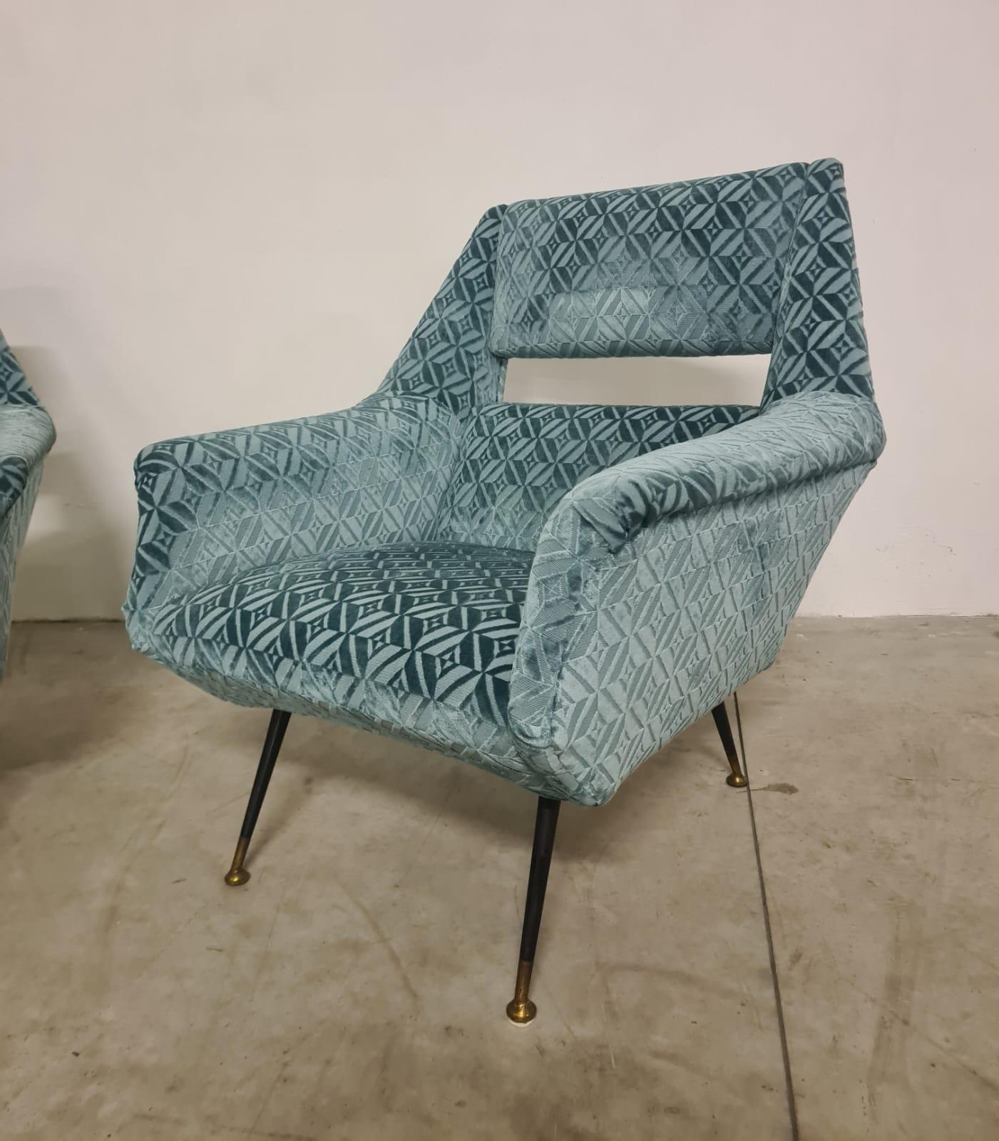 Velours Paire de fauteuils Gigi Radice pour Minotti en vente