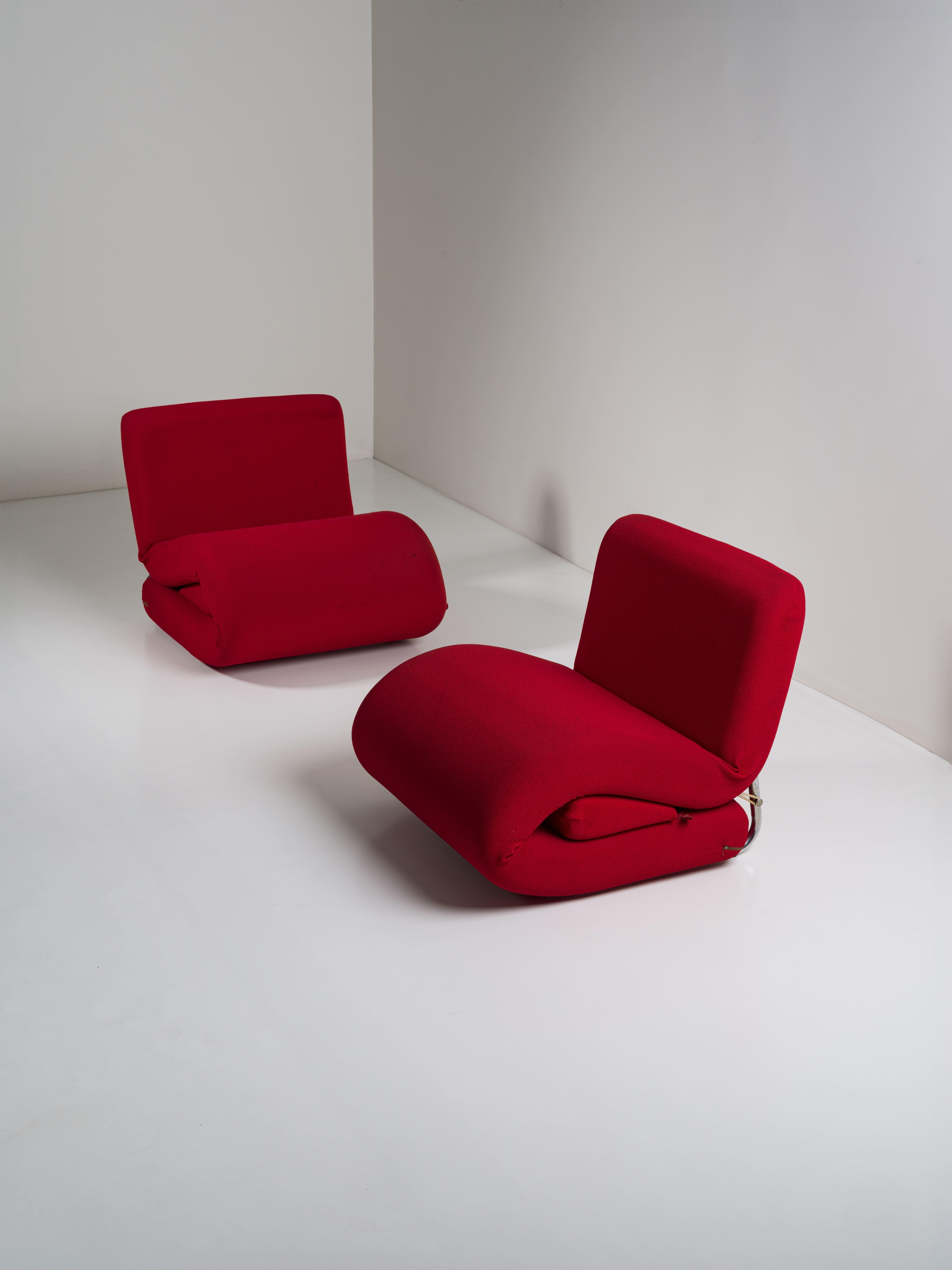 Rara coppia di poltrone-letto modello Poppy in tessuto elasticizzato rosso disegnata da Antonio Citterio e Paolo Nava per 4p Italy negli anni 70
Rarissima poltrona iconica di grande successo e popolarità.
Le poltrone hanno dimensioni contenute ma