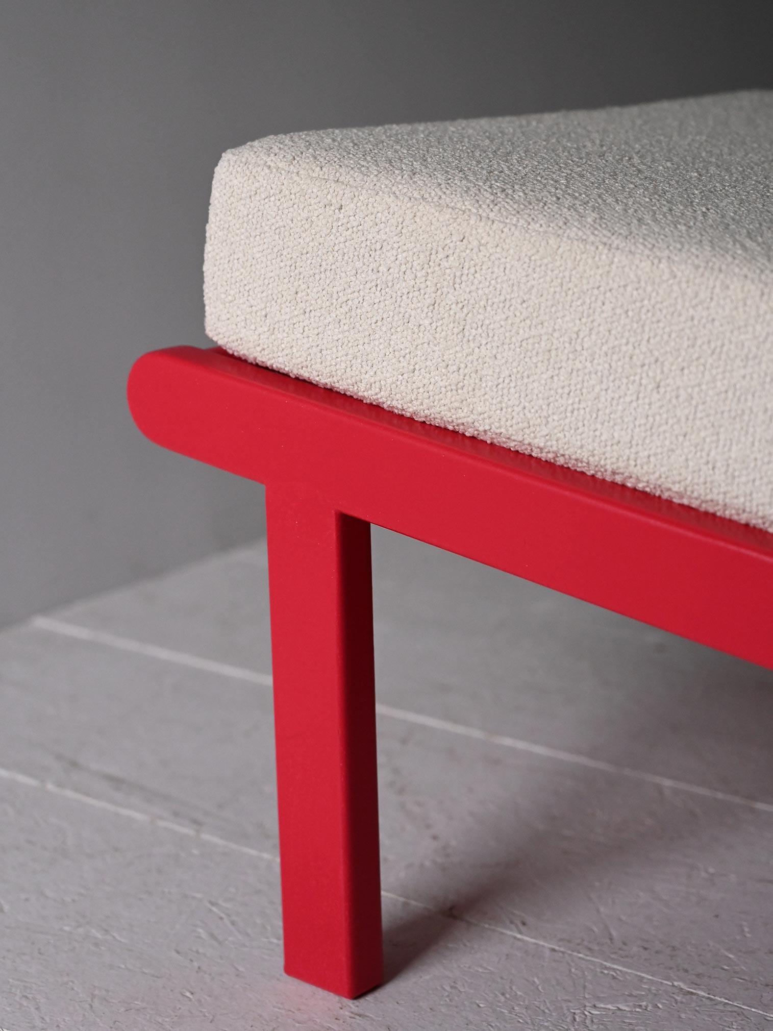 Coppia poltrone scandinave vintage rosso ciliegia in vendita 1
