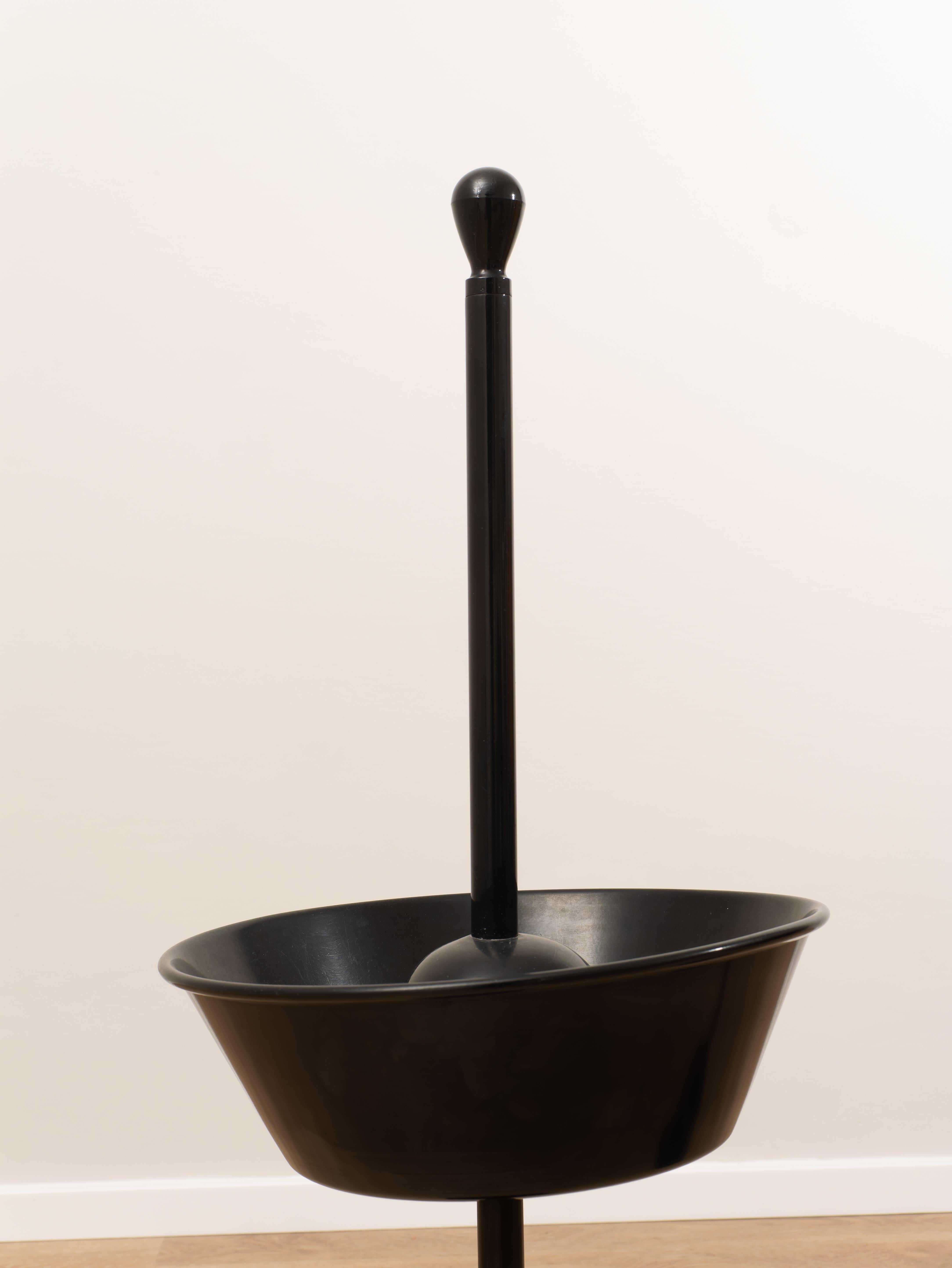 Late 20th Century Paire de cendriers Servofumo en acier par A. et P. Castiglioni pour Zanotta, années 80 en vente