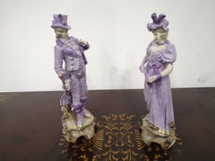 Coppia sculture in porcellana Biscuit raffiguranti dama e gentiluomo, inizi 900
