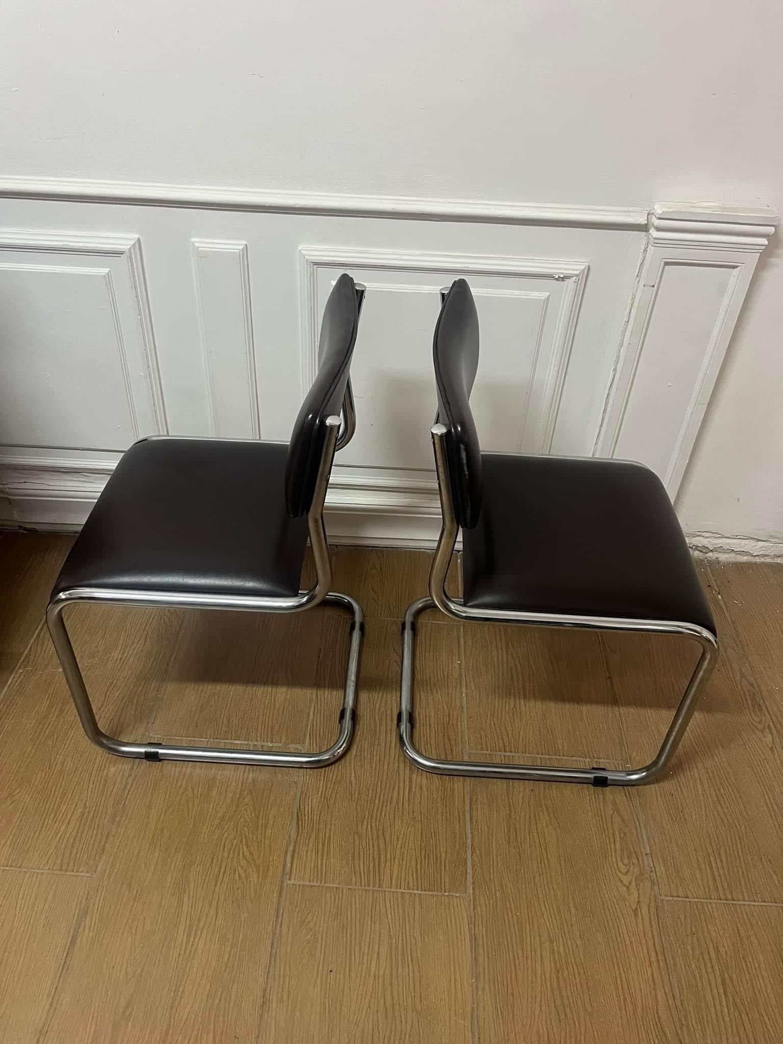Italian Pair of Bauhaus Chairs For Sale