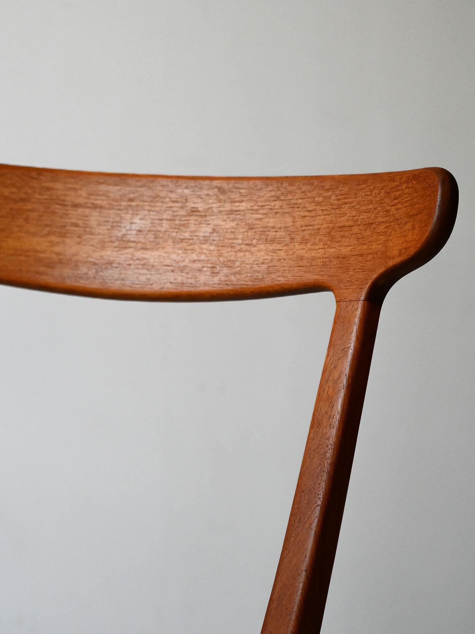 Coppia sedie scandinave anni 60 in teak curvato im Angebot 1