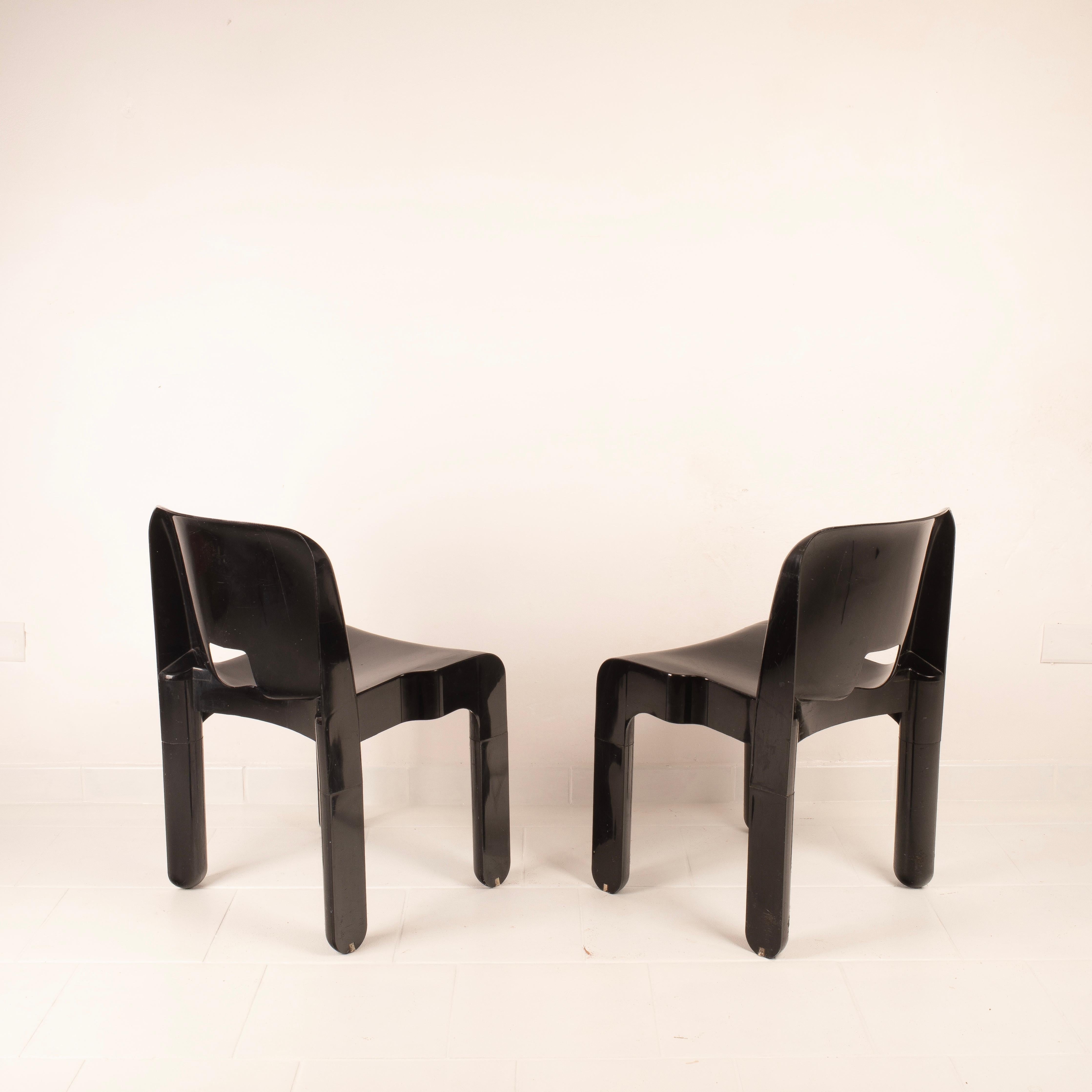 Ère spatiale Paire de chaises universelles 4869 Black par Joe Colombo pour Kartell en vente