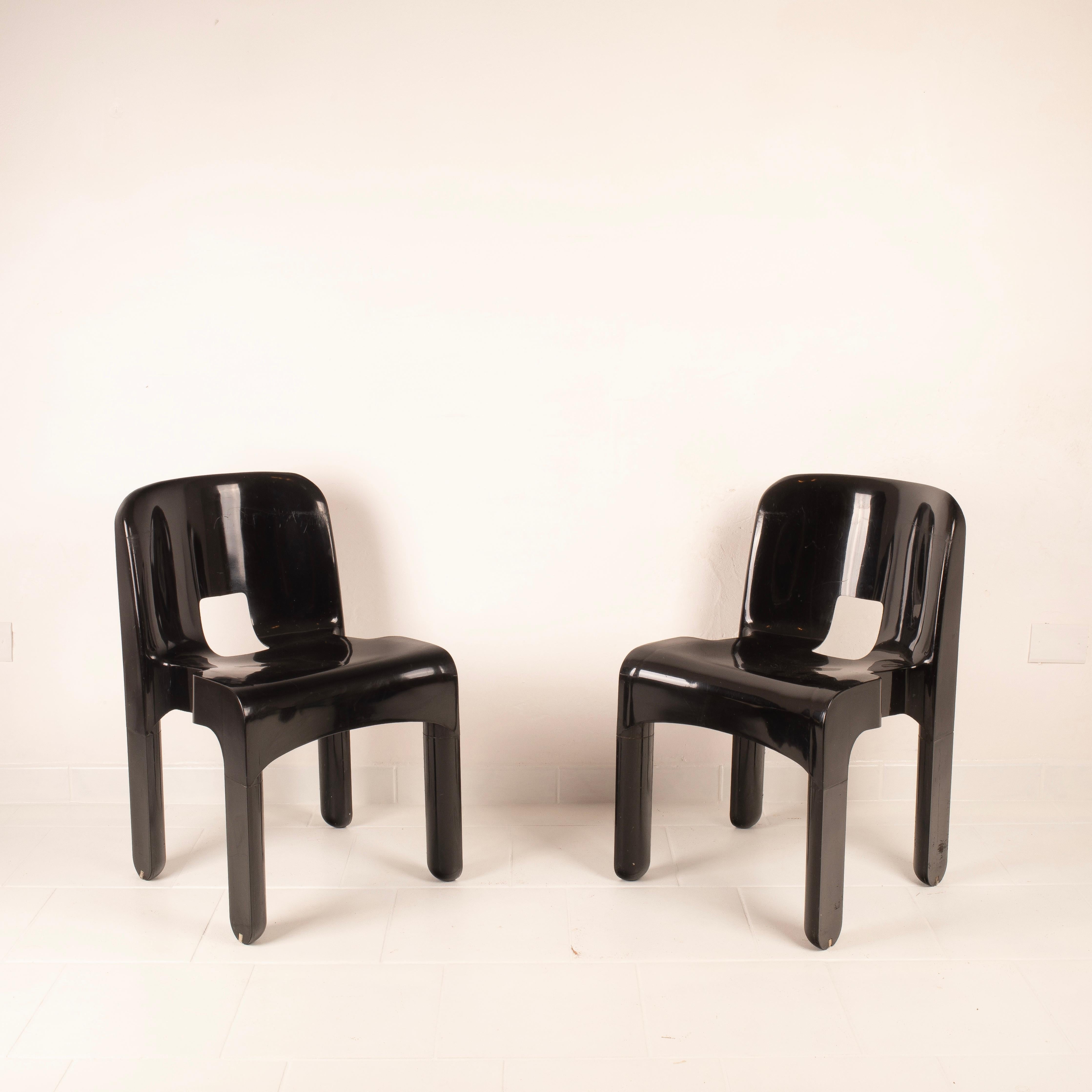 Paire de chaises universelles 4869 Black par Joe Colombo pour Kartell Bon état - En vente à Conversano, IT