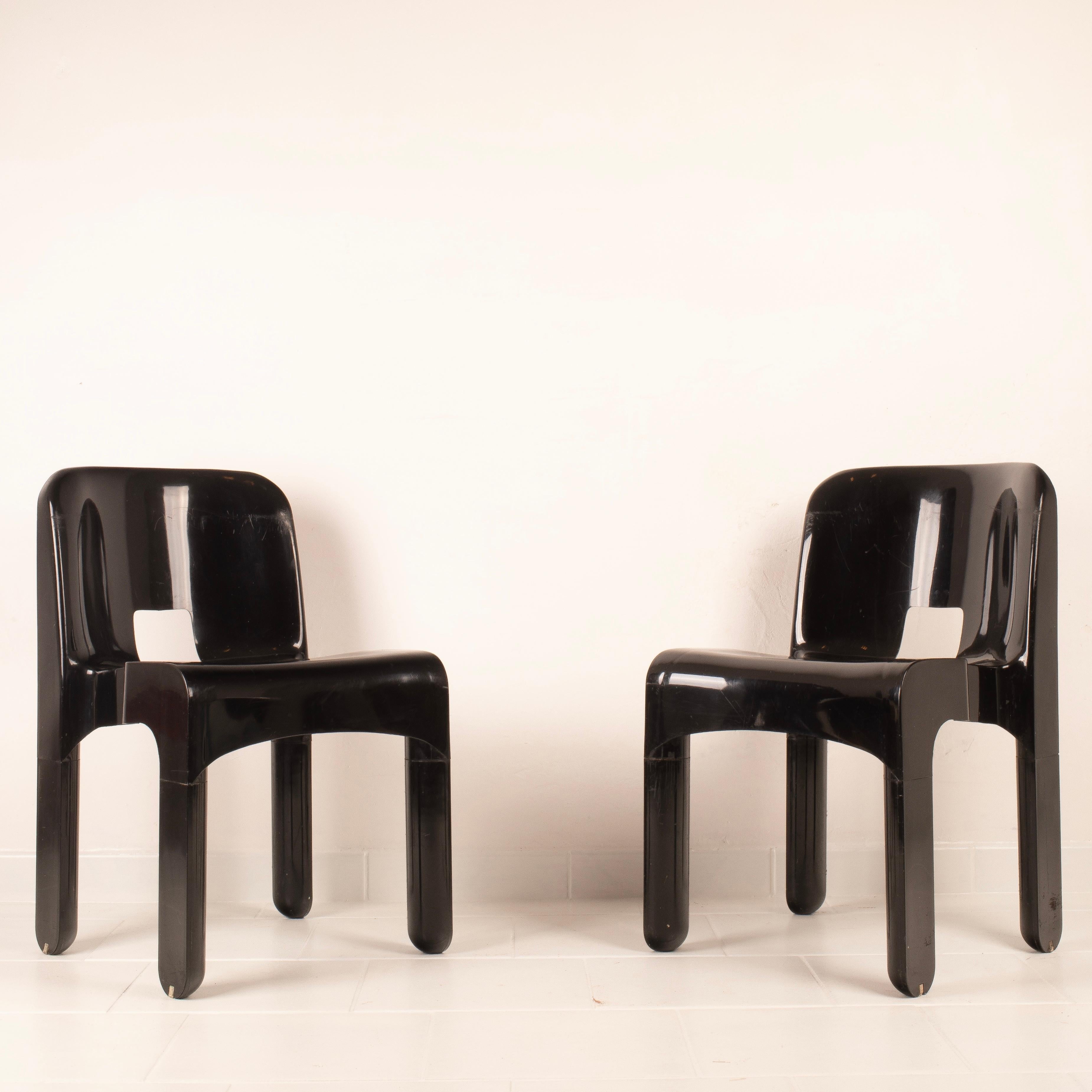 Pair of Universal Chairs 4869 Black by Joe Colombo for Kartell In Good Condition For Sale In Conversano, IT
