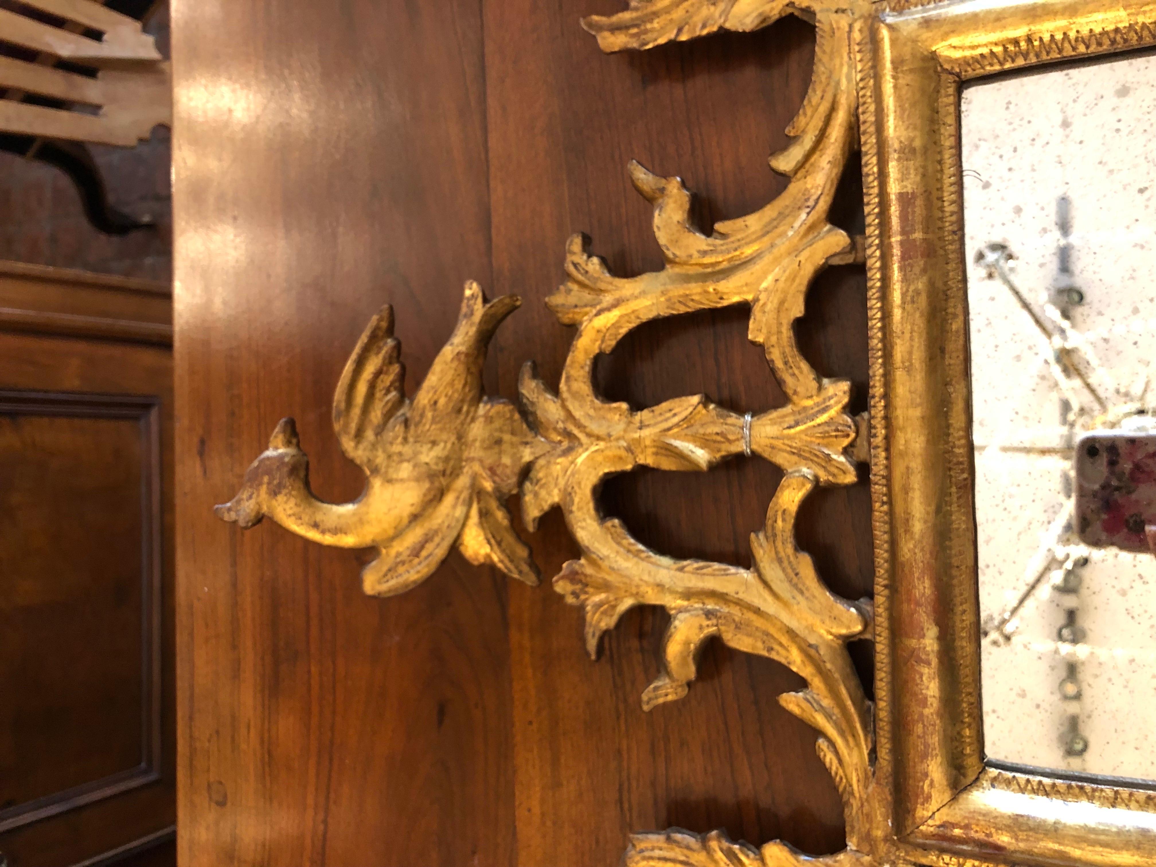 Coppia Specchi Italiani Dorati dans le style Luigi XVI Intagliati con Uccelli des années 1800 en vente 7