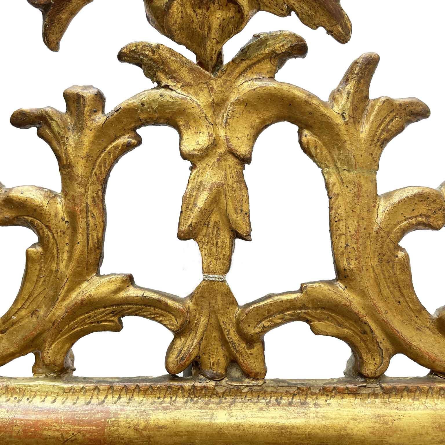 Verre mercuré Coppia Specchi Italiani Dorati dans le style Luigi XVI Intagliati con Uccelli des années 1800 en vente