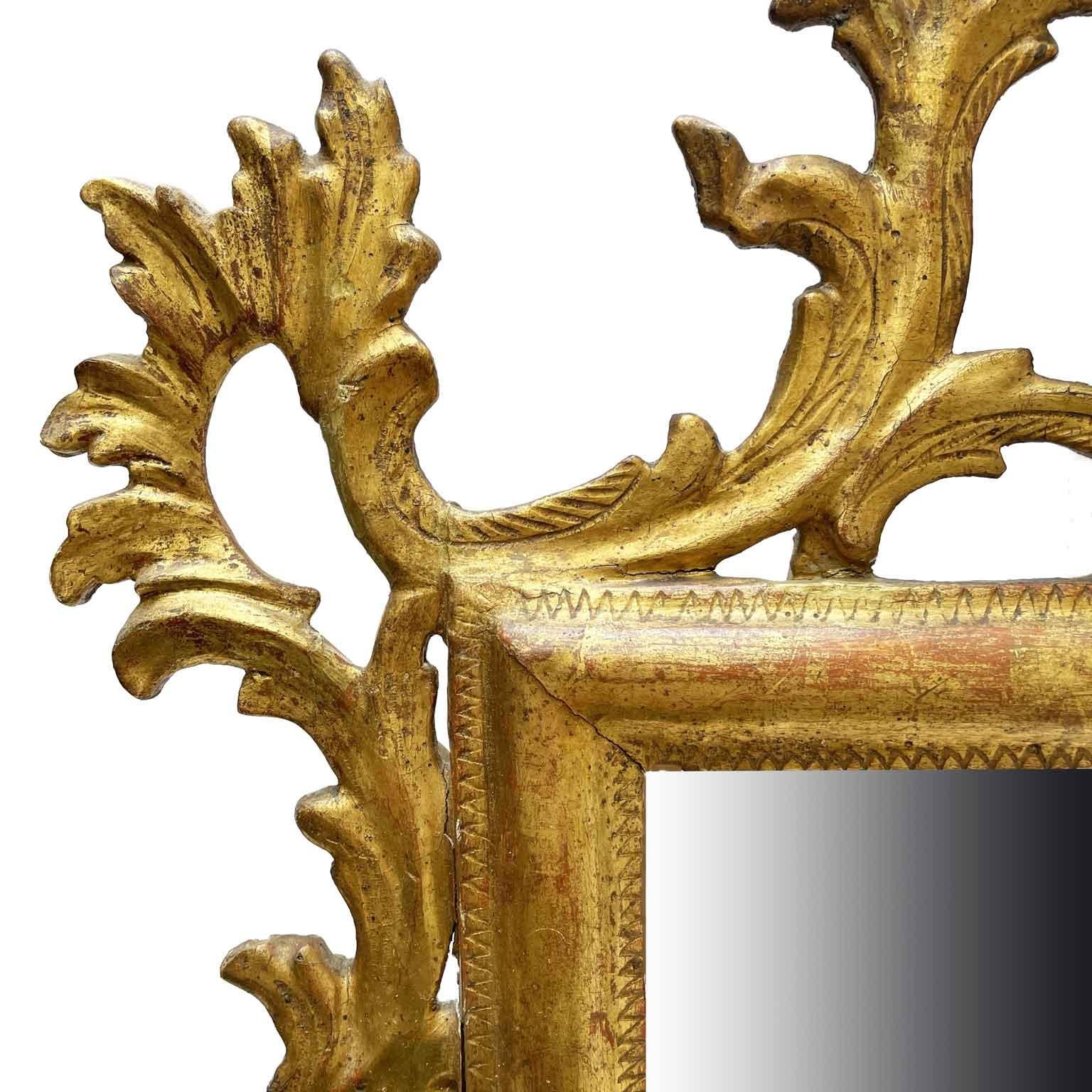 Coppia Specchi Italiani Dorati dans le style Luigi XVI Intagliati con Uccelli des années 1800 en vente 2