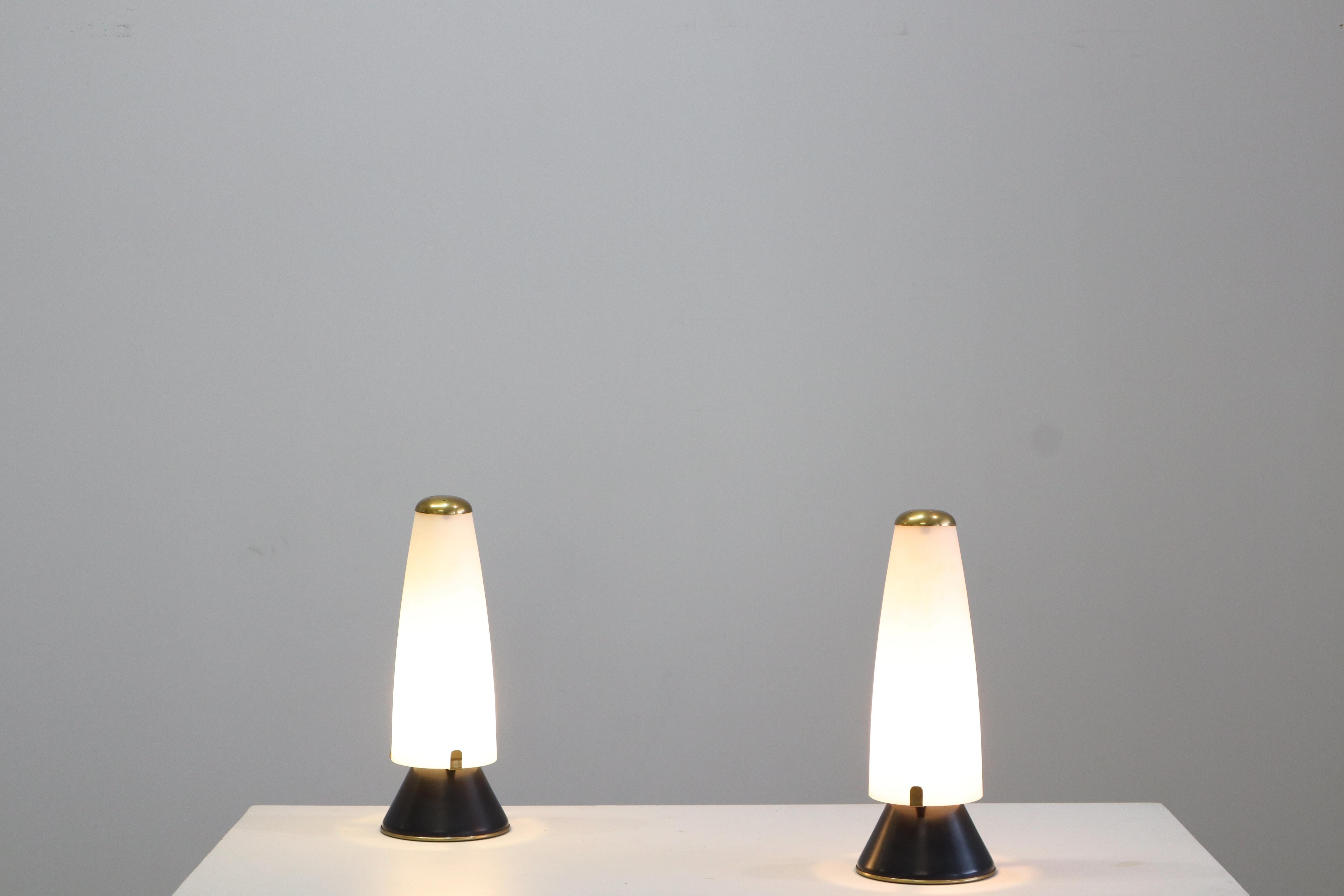Paar Stilnovo Tischlampen im Angebot 11