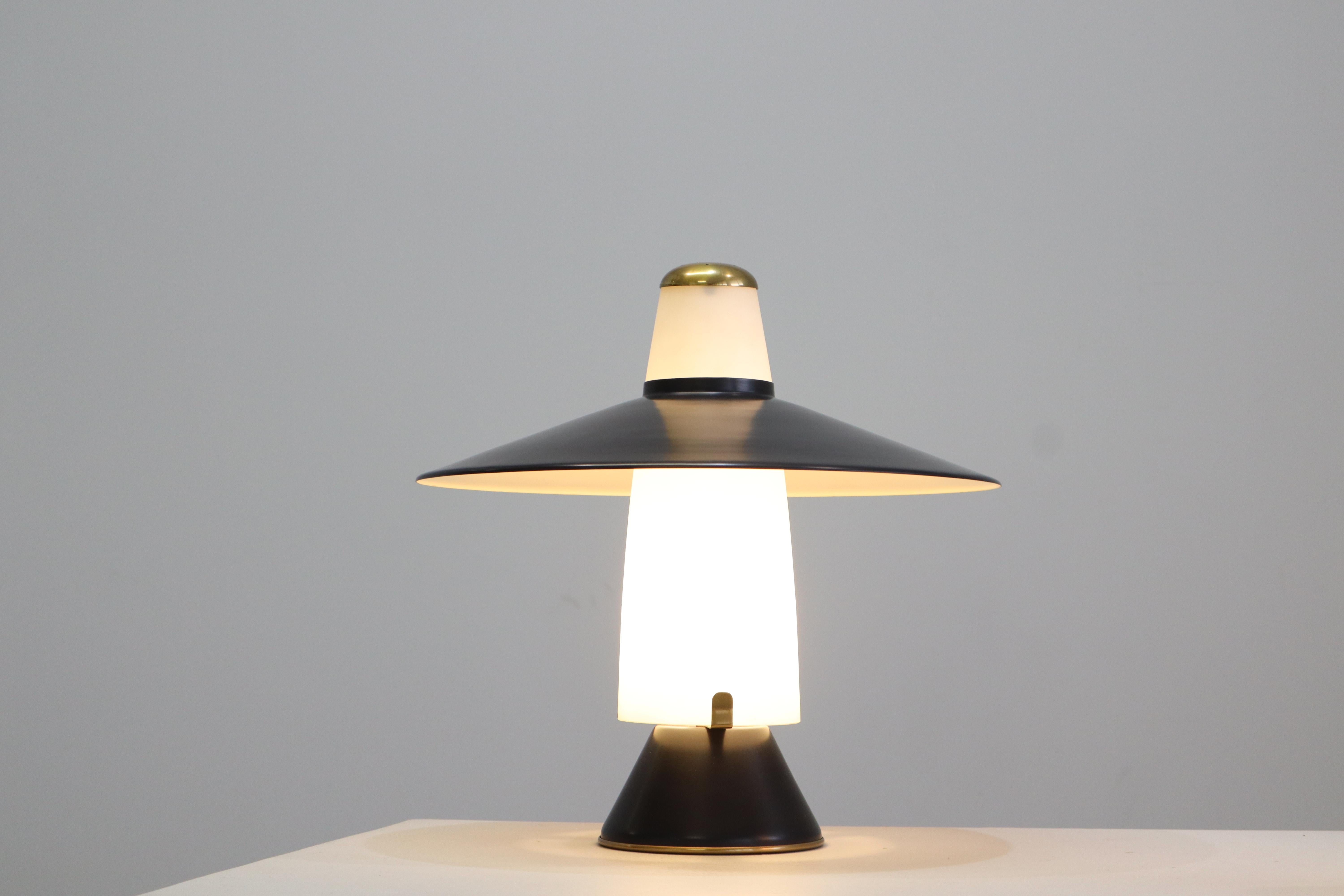 Paar Stilnovo Tischlampen im Angebot 13