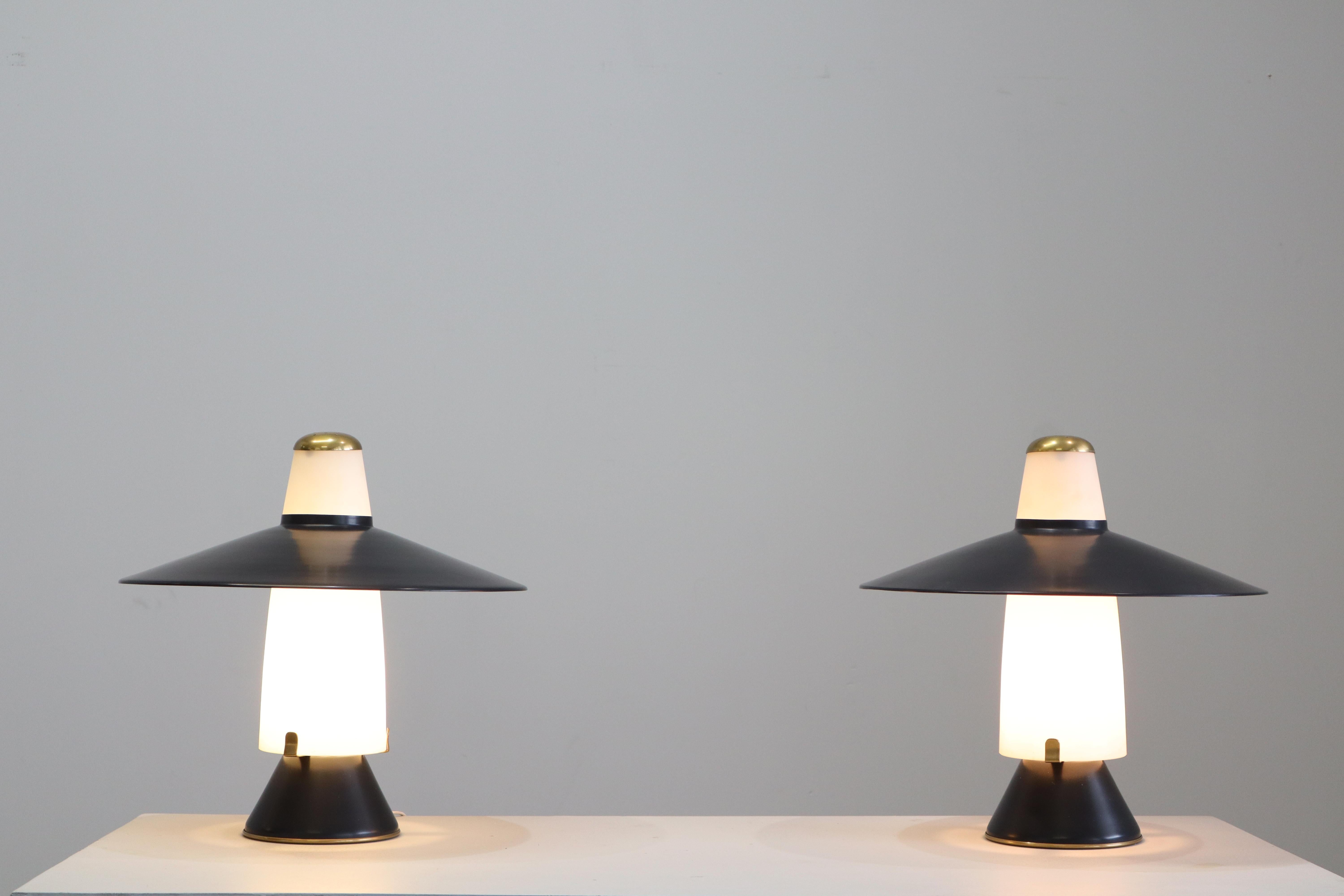 Paar Stilnovo Tischlampen (Mid-20th Century) im Angebot