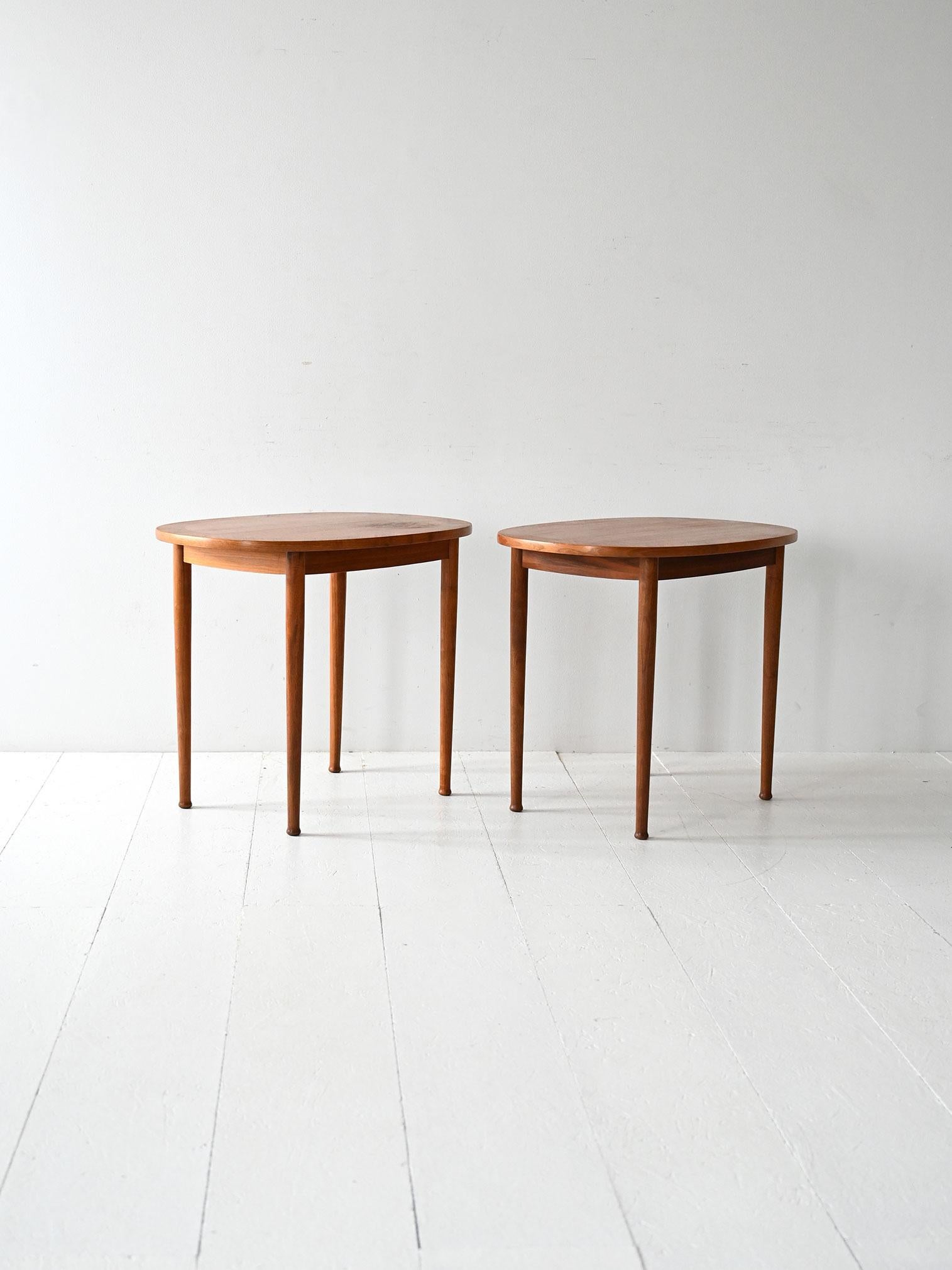 Swedish Paire de tables basses ovales par Y. Sandström en vente