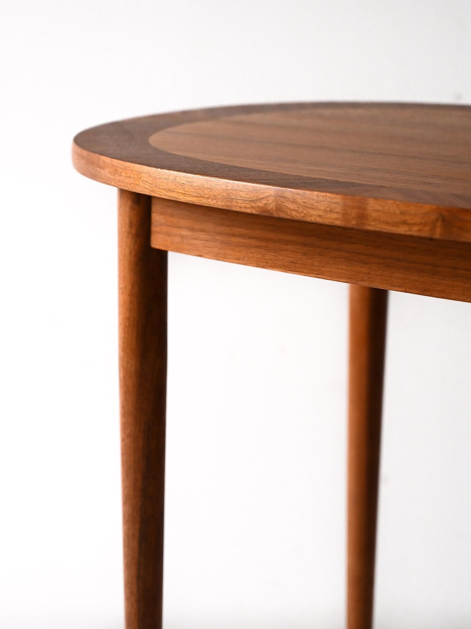 Paire de tables basses ovales par Y. Sandström Bon état - En vente à Brescia, IT