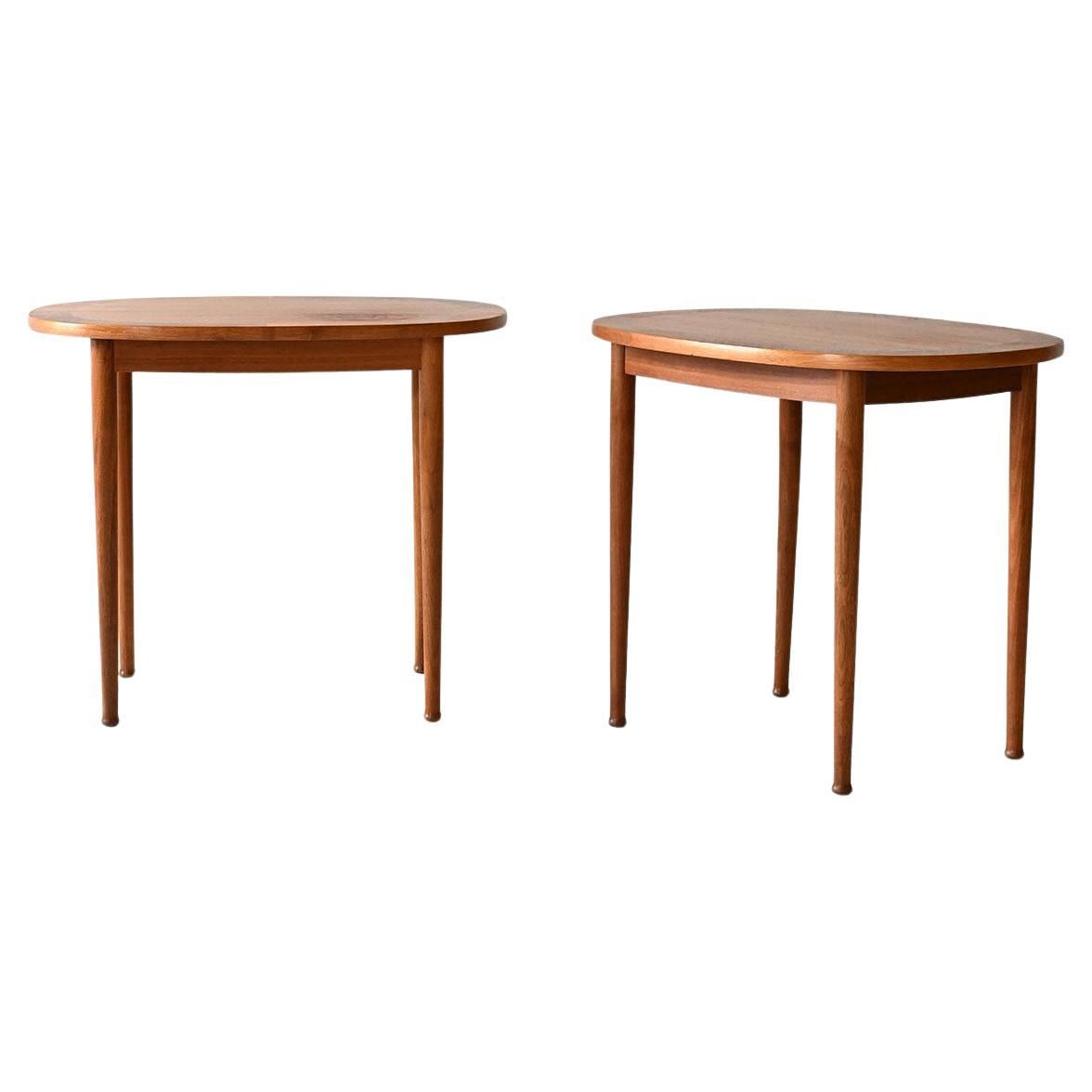 Paire de tables basses ovales par Y. Sandström en vente