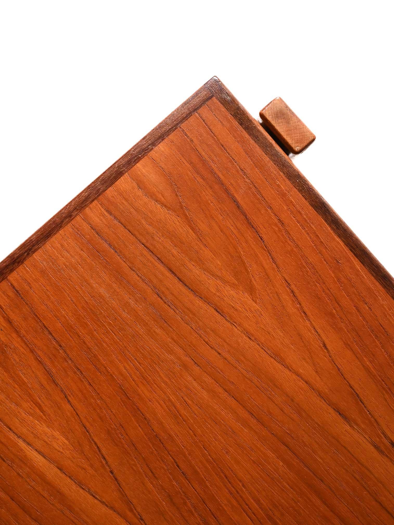 Coppia tavolini scandinavi vintage in teak e faggio Bon état - En vente à Brescia, IT