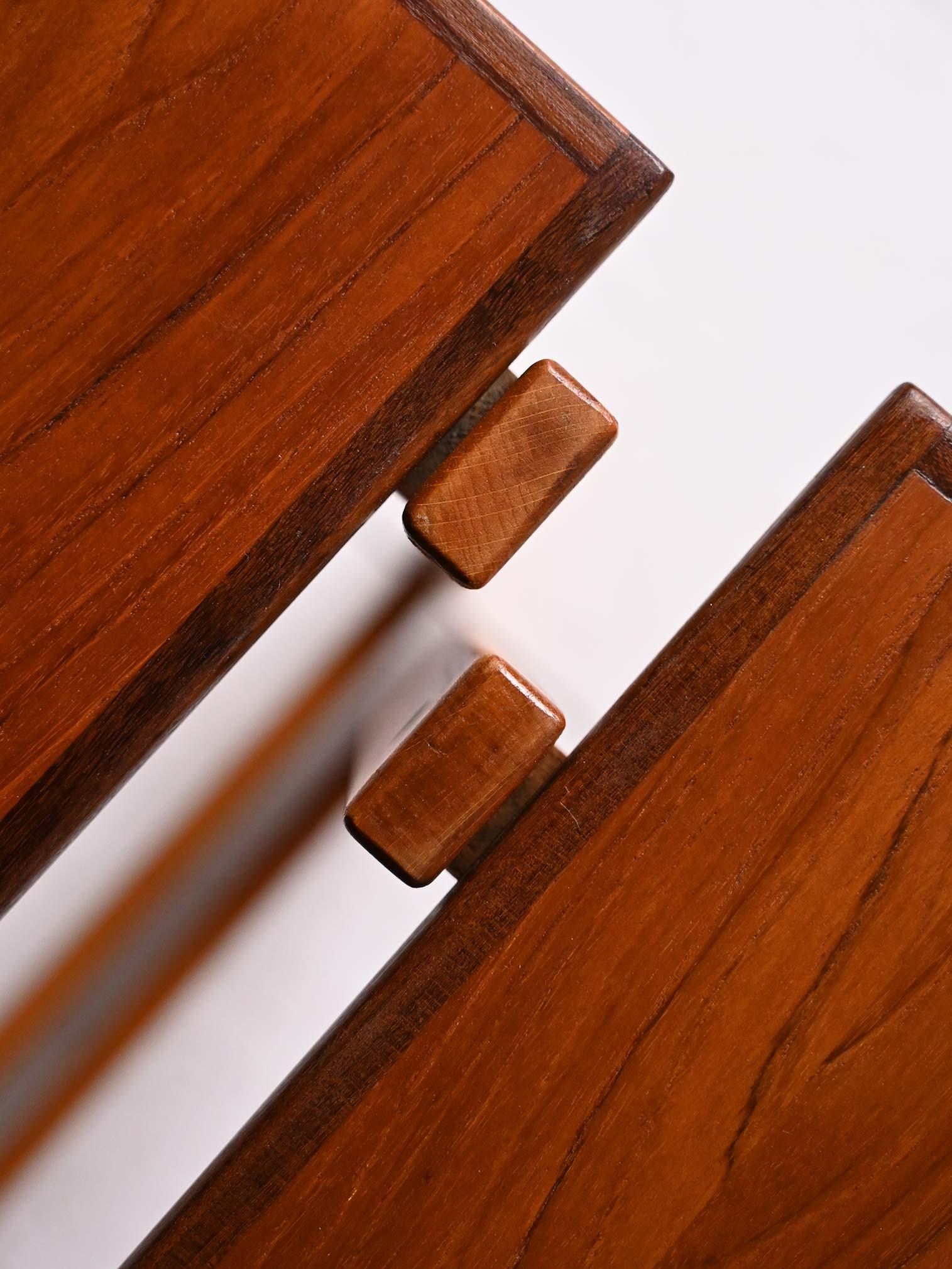 Coppia tavolini scandinavi vintage in teak e faggio en vente 1