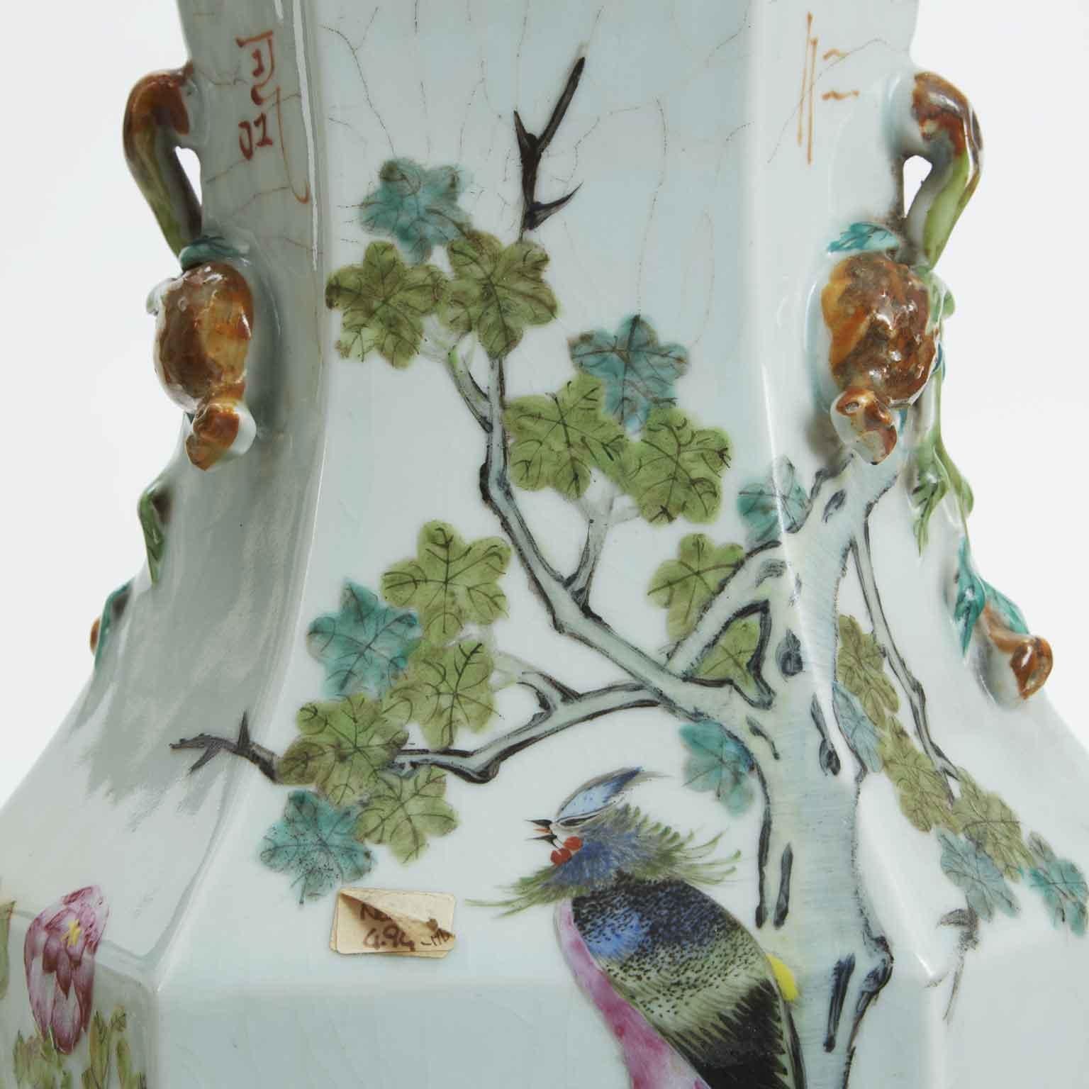 Paire de vases hexagonaux chinois 19ème siècle Dynastie Qing 60 cm de haut en vente 5
