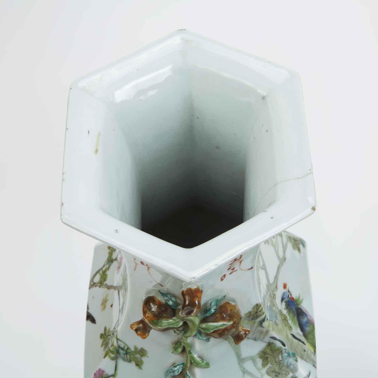 Paire de vases hexagonaux chinois 19ème siècle Dynastie Qing 60 cm de haut en vente 8