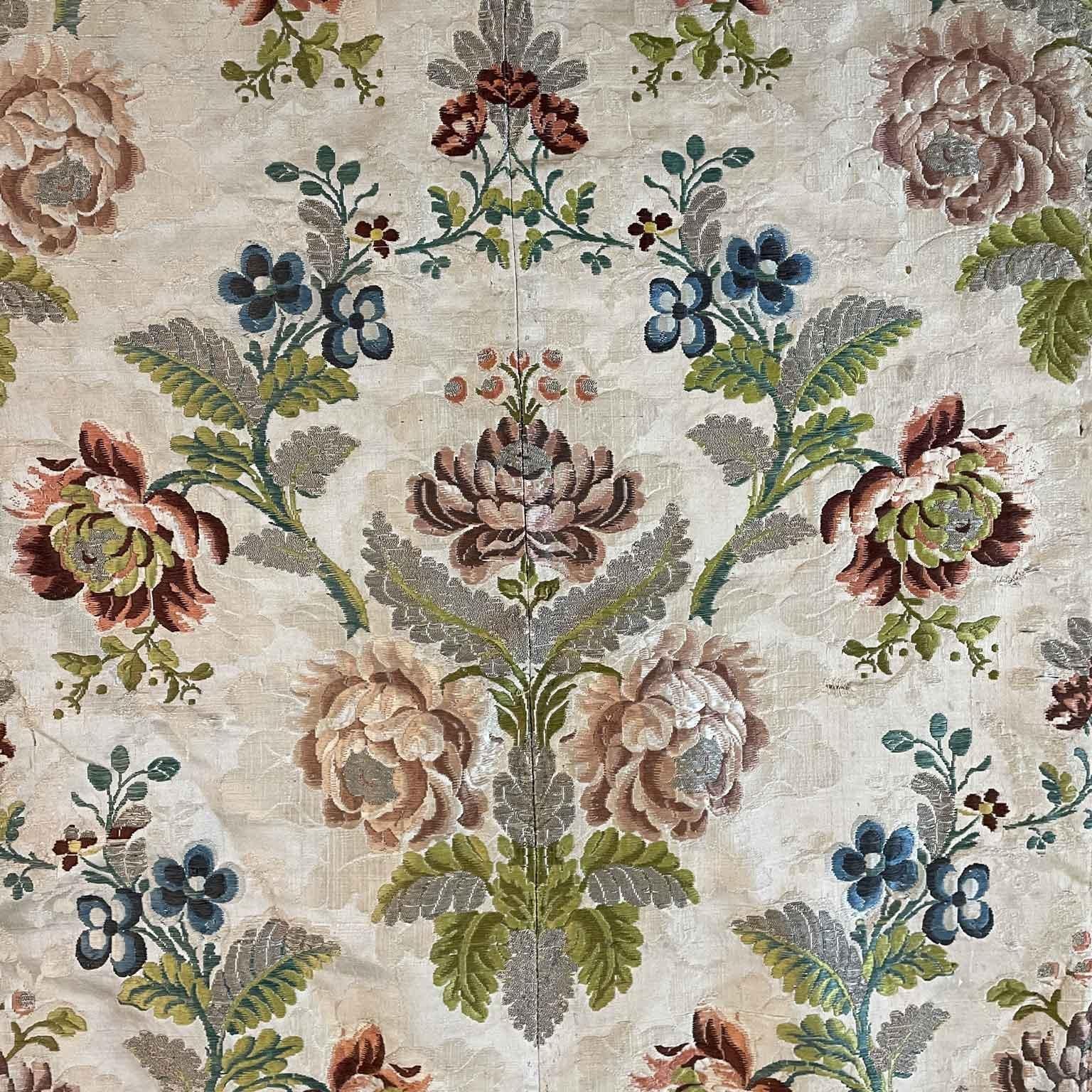 Hand-Crafted Circular Table Cover 1750s Italian Fabric Embroidered with Blue and Pink Flowers For Sale