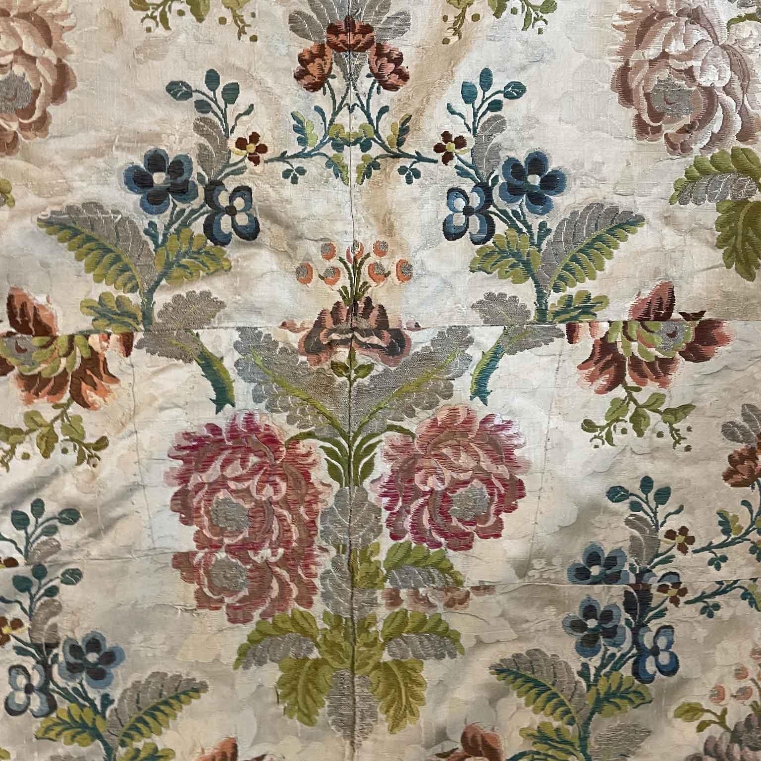Silver Circular Table Cover 1750s Italian Fabric Embroidered with Blue and Pink Flowers For Sale