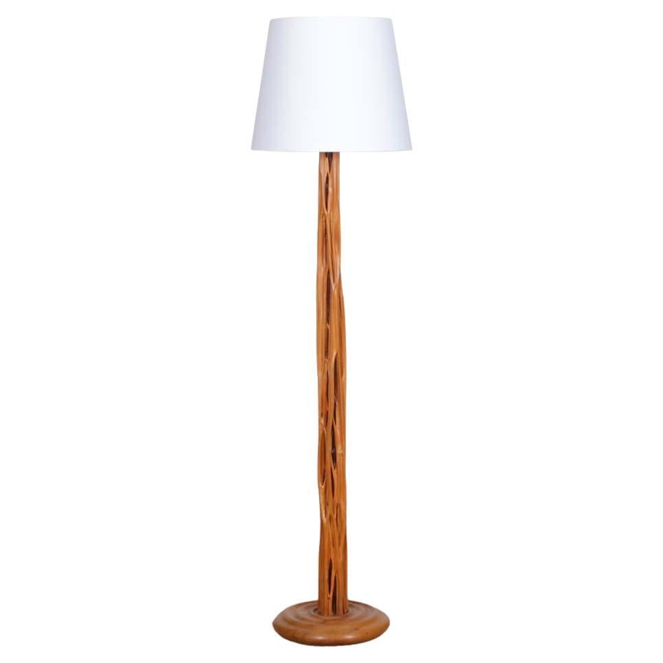 copia de Lámpara de pie de madera sagrada de Madagascar, años 60 en venta