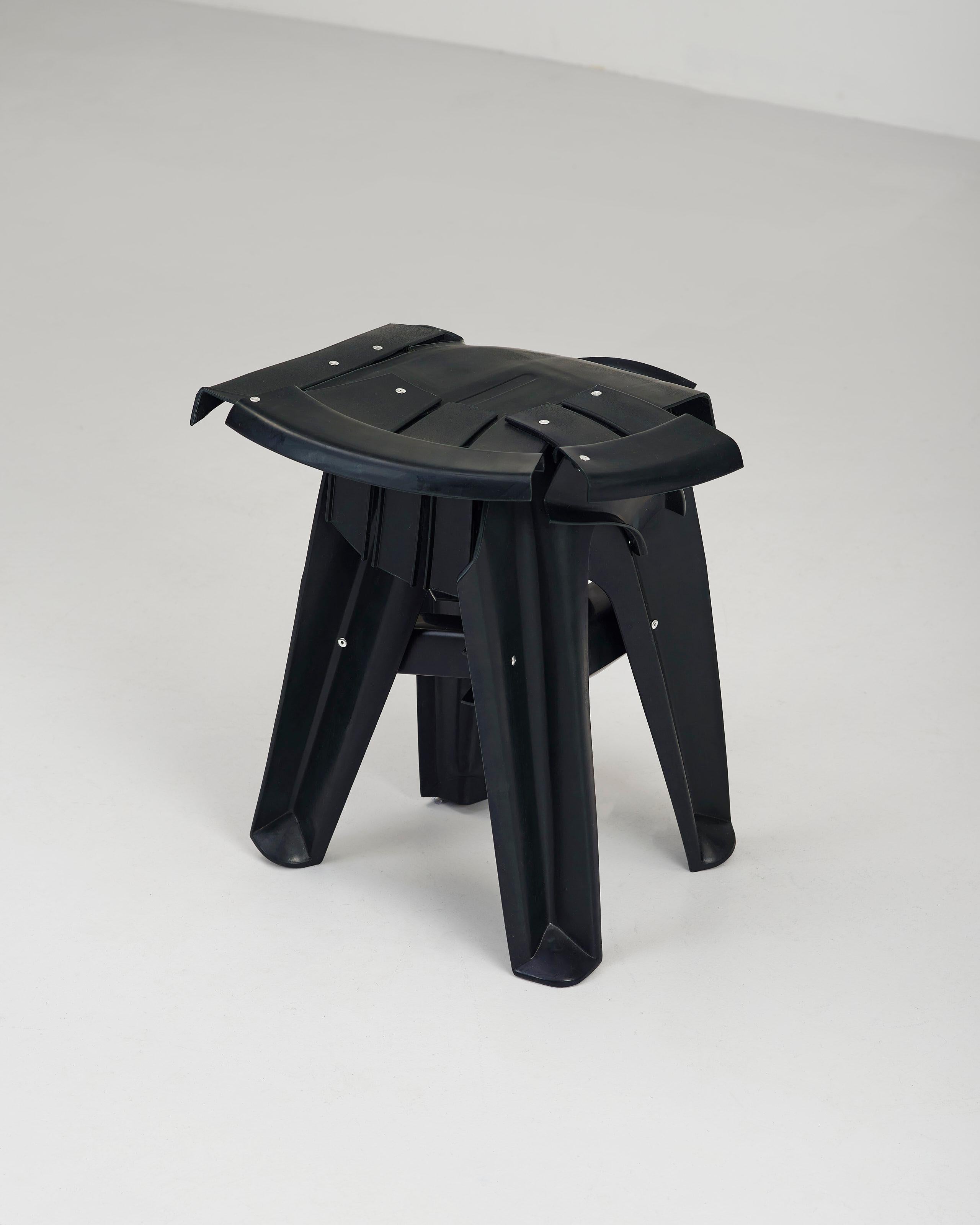 Le designer Pierre Castignola (France - 1995), basé à Amsterdam, a obtenu son diplôme Cum Laude de la Design Academy en 2018. Il s'efforce d'utiliser un arrière-plan conceptuel dans son travail tout en se concentrant sur un résultat surprenant,