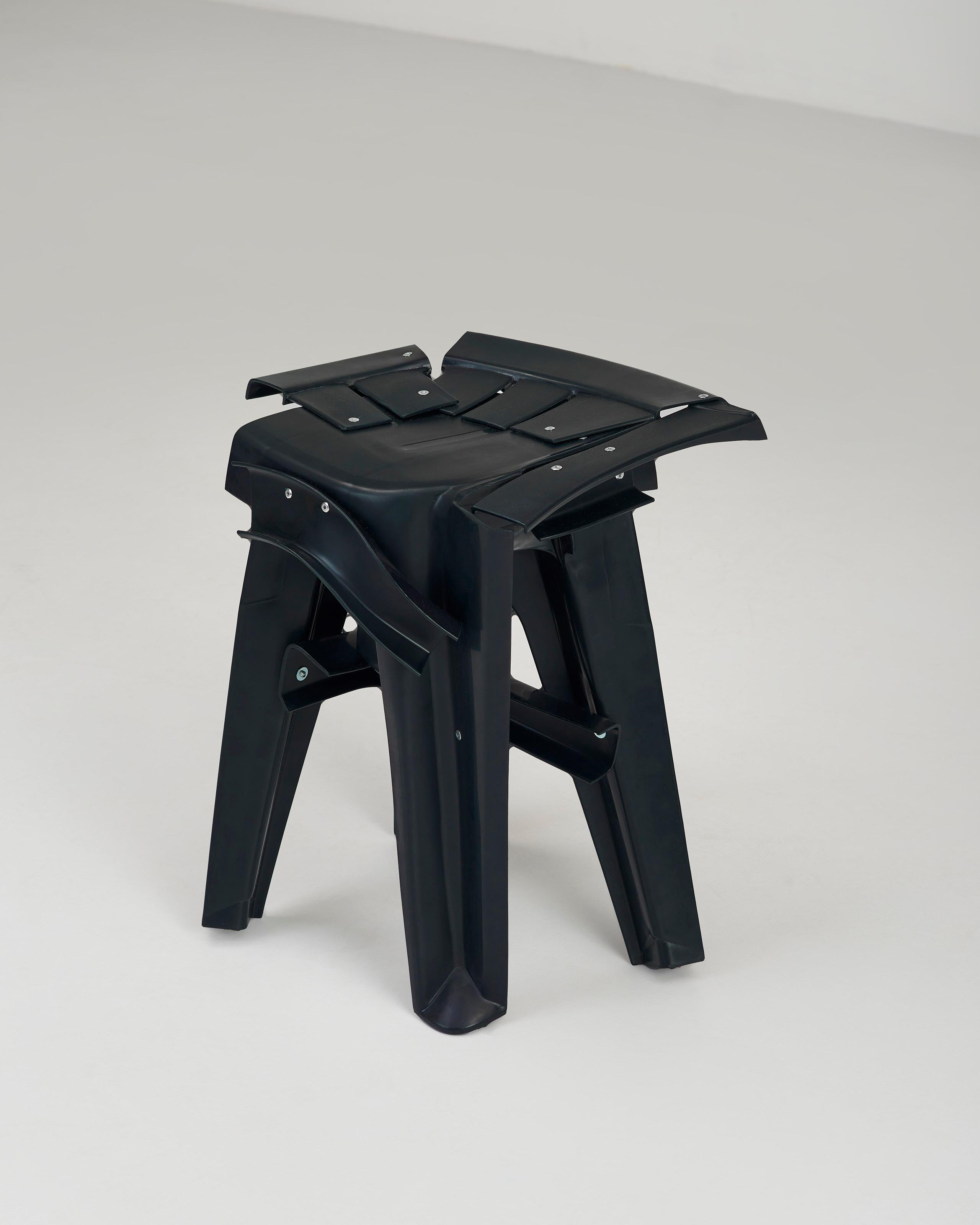 Brutalisme Tabouret Copytopia en plastique de Pierre Castignola en vert foncé en vente