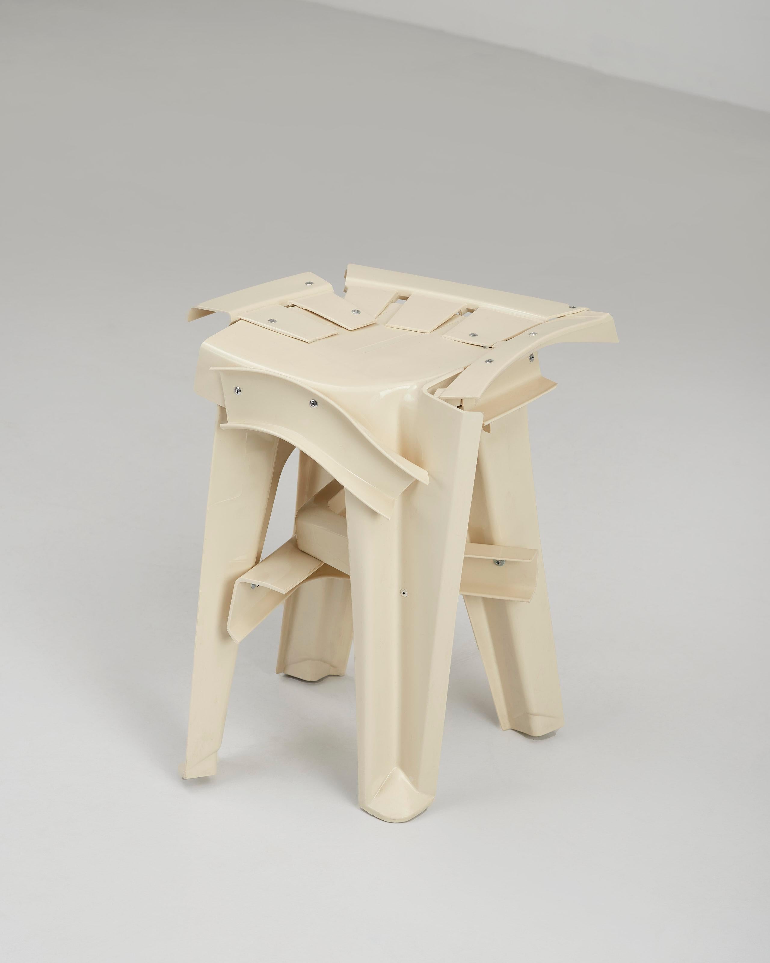 Brutalisme Tabouret en plastique Copytopia de Pierre Castignola en Off-White en vente