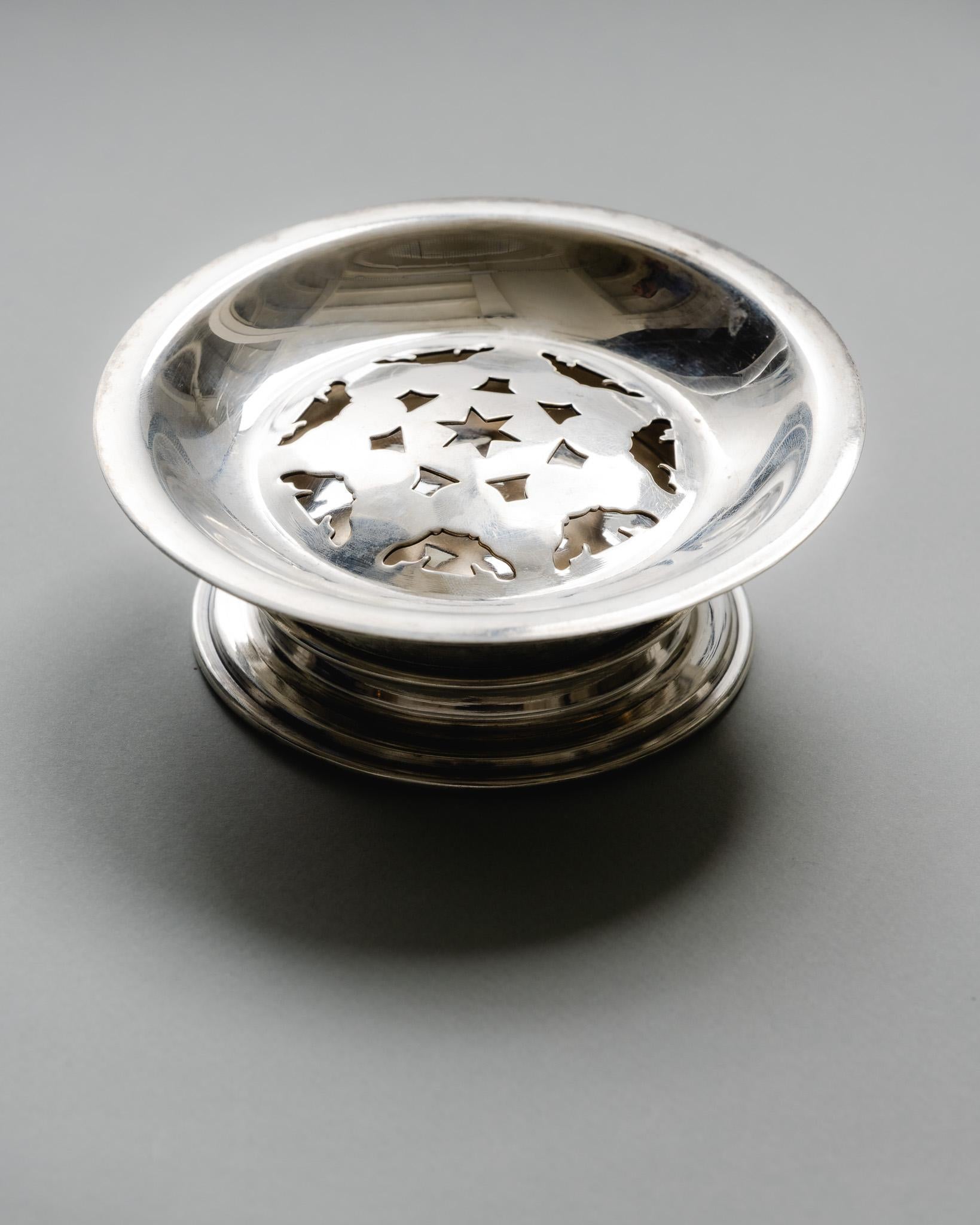 Coquillor Butterform aus versilbertem Metall, 1950er Jahre (20. Jahrhundert) im Angebot